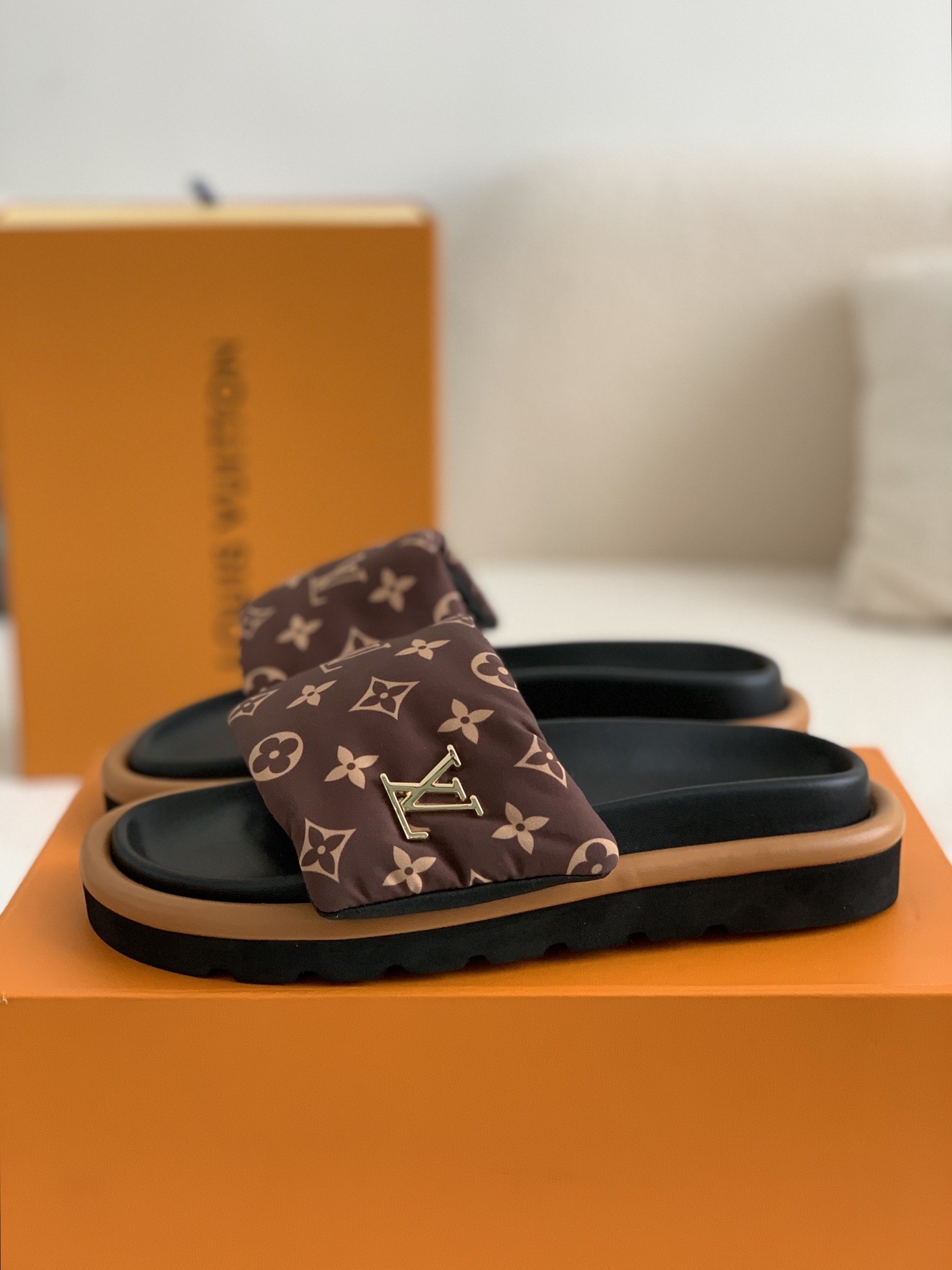 LOUIS VUITTON SLIPPERS