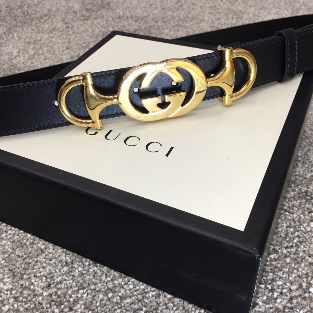 GUCCI imported calfskin with interlocking G horsebit