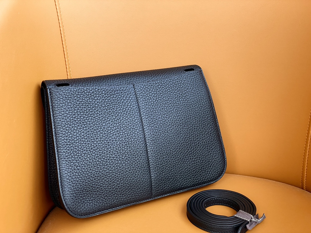 Halzan 25 gold buckle black TC leather