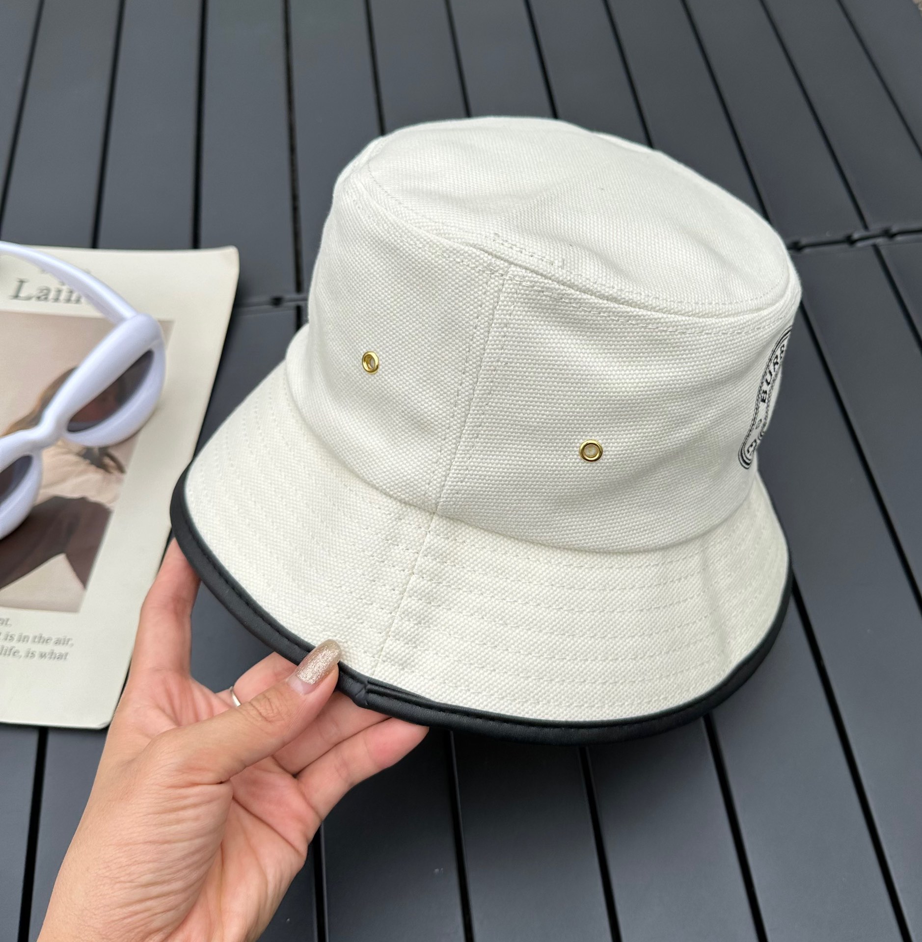 Burberry 2023 bucket hat