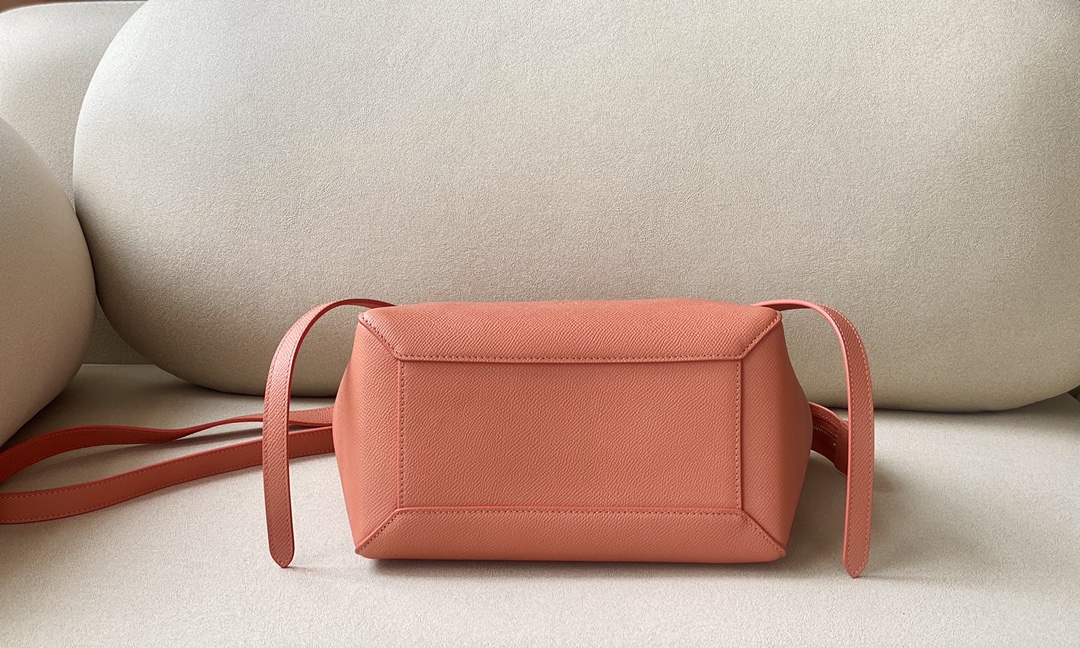 𝐂𝐞𝐥𝐢𝐧𝐞 BELT MICRO BAG in grained calfskin