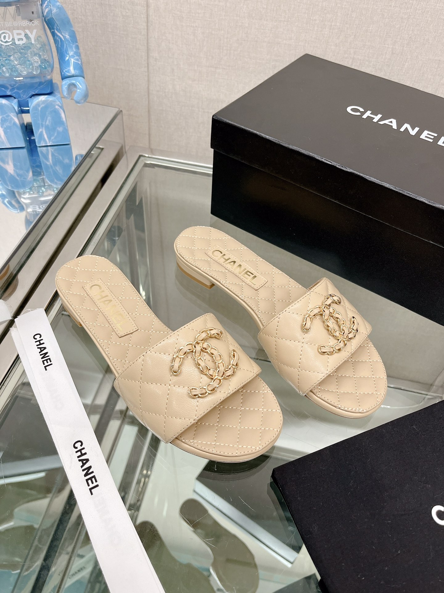 CHANEL 23Ss new diamond check chain double C buckle metal heel slippers sheepskin lining