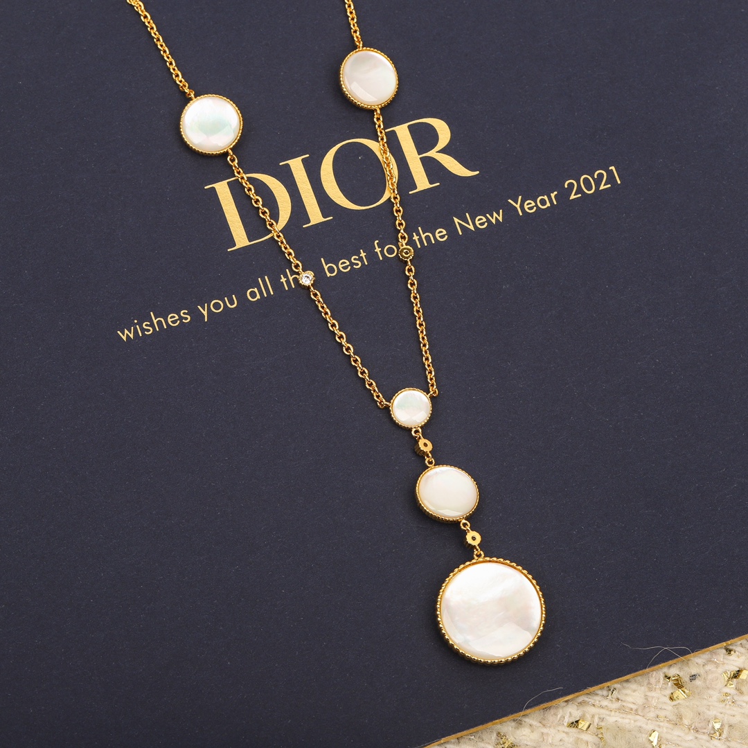 Dior necklace