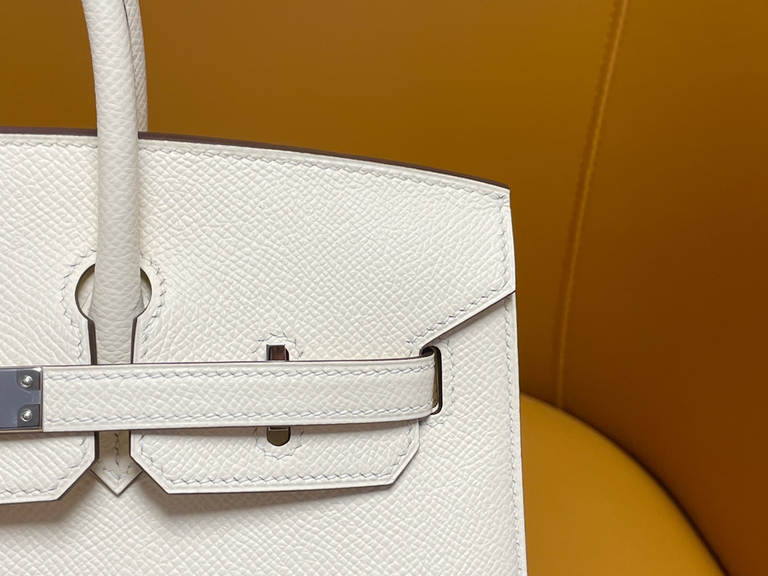 Bk25 epsom Cream White Outer Seam Silver Button