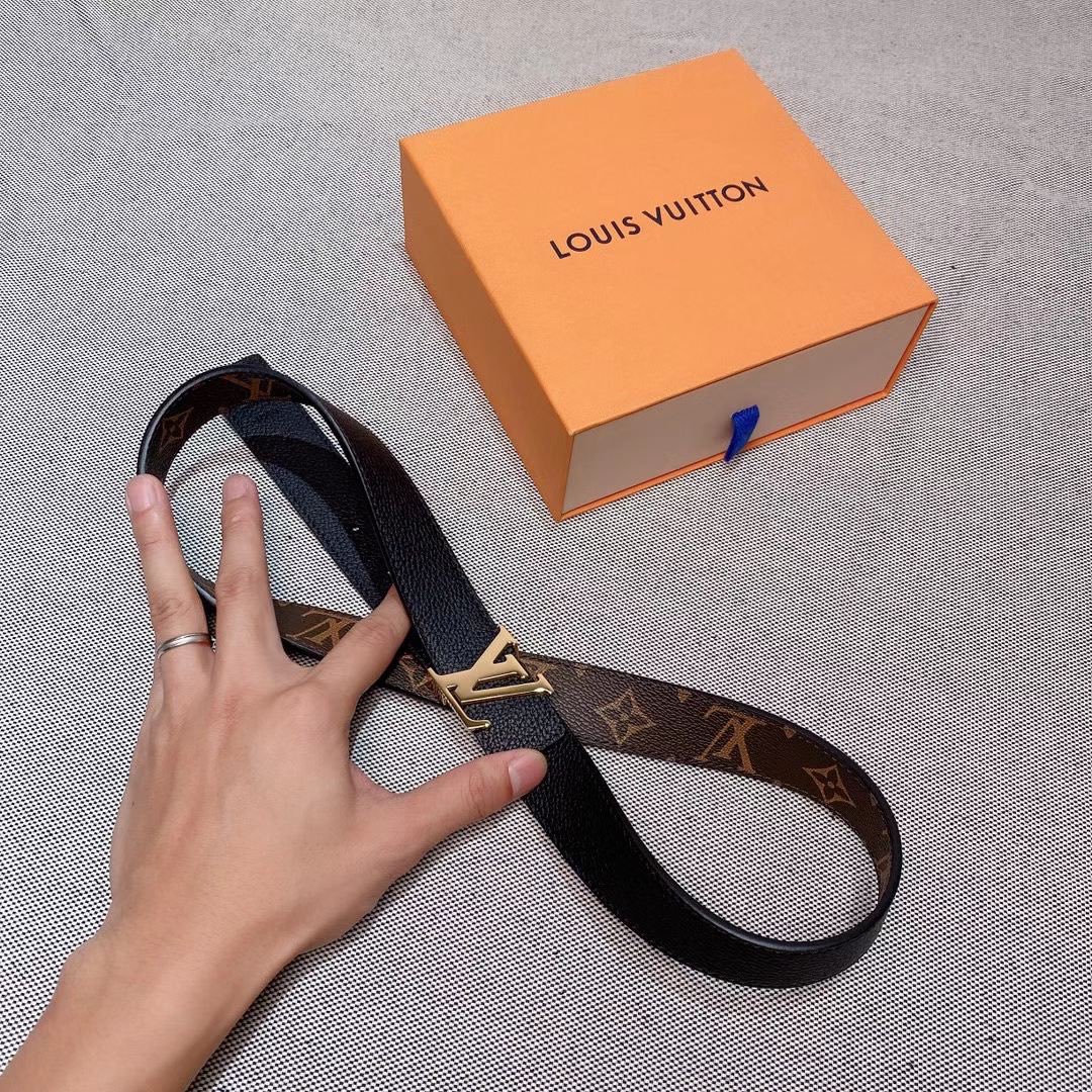 LOUIS VUITTO Initiales 30mm reversible belt