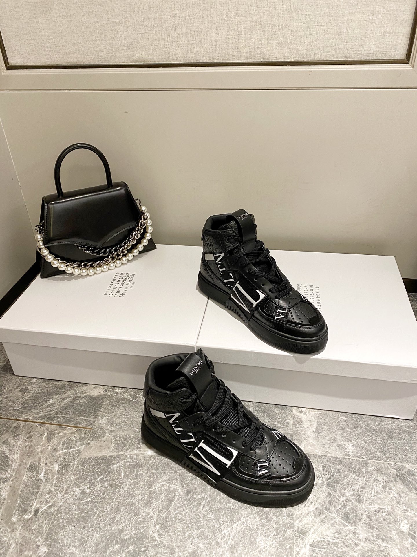 【Valentino】Valentino 2020 new high-top sneakers couple models on the new high end quality