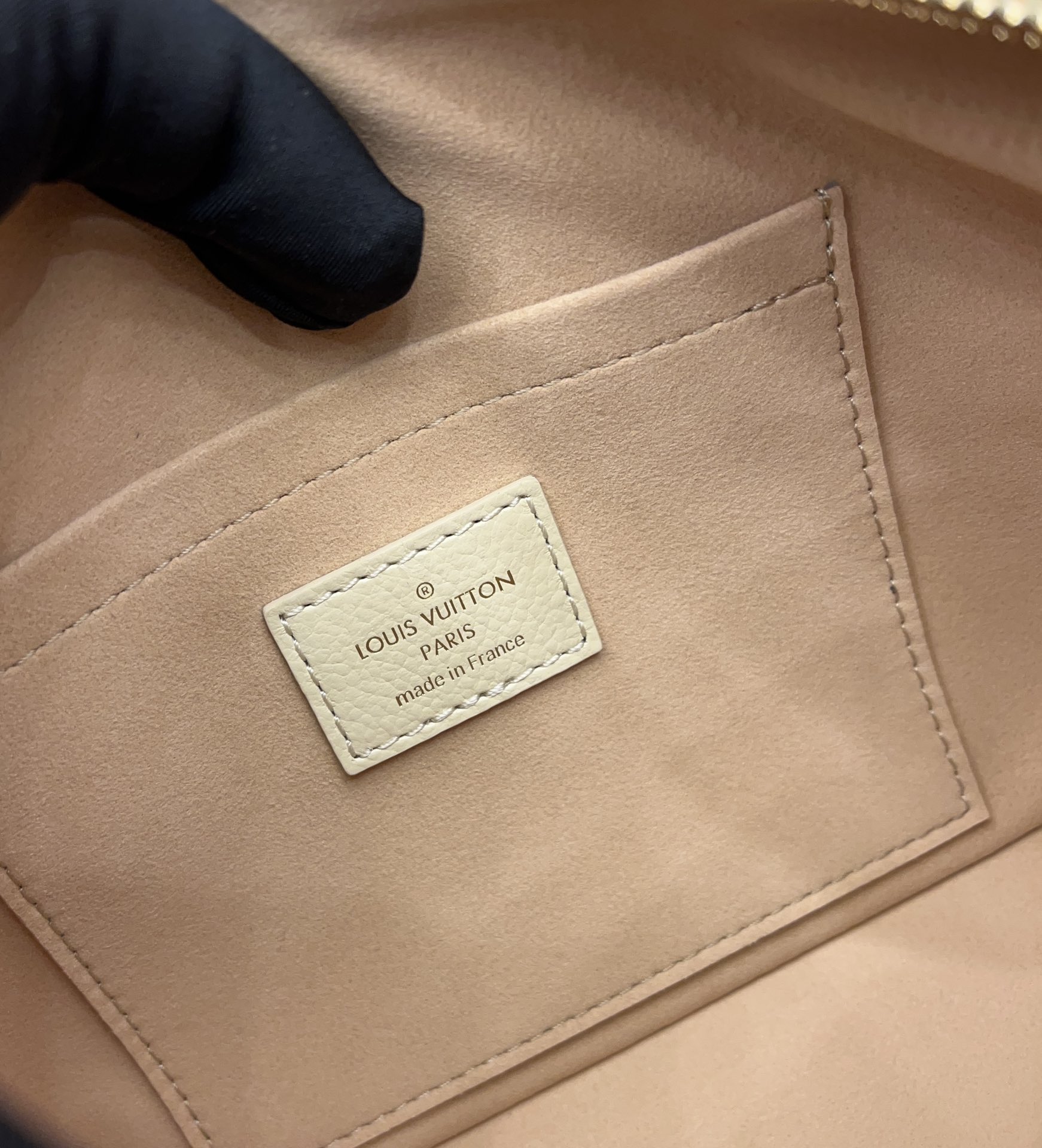 Louis Vuitton M46118