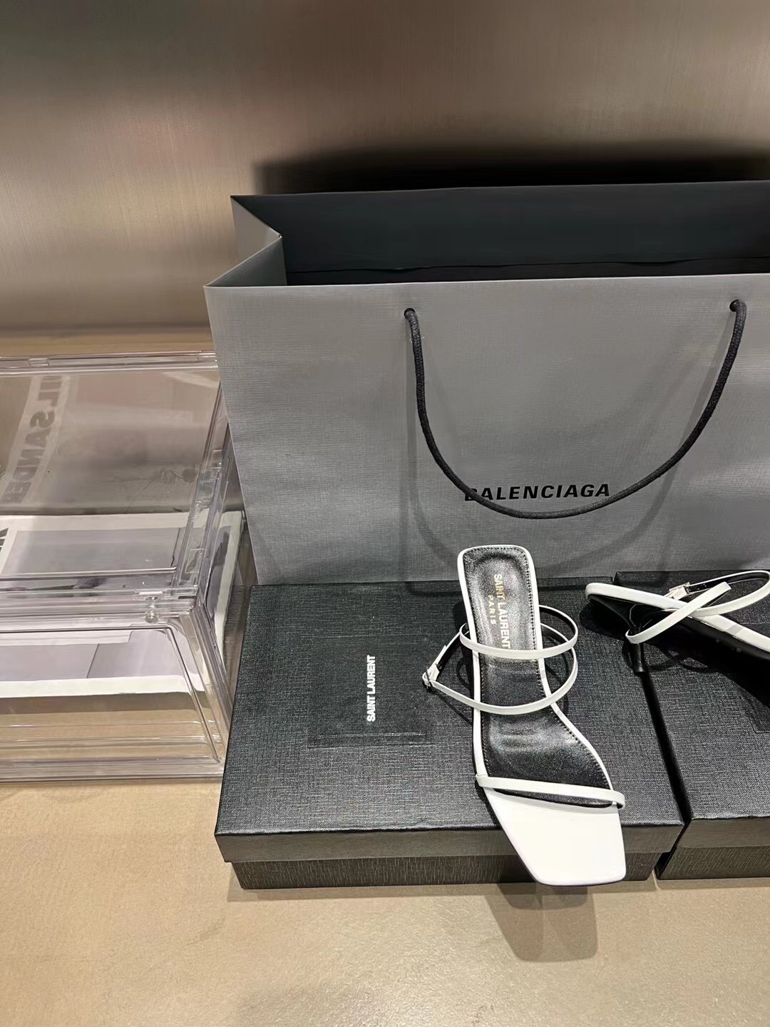 𝙎𝙖𝙞𝙣𝙩 𝙇𝙖𝙪𝙧𝙚𝙣𝙩 | 𝟐𝟎𝟐𝟐/𝐒𝐒 𝐧𝐞𝐰 YSL｜New Roman sandals crystal sheepskin