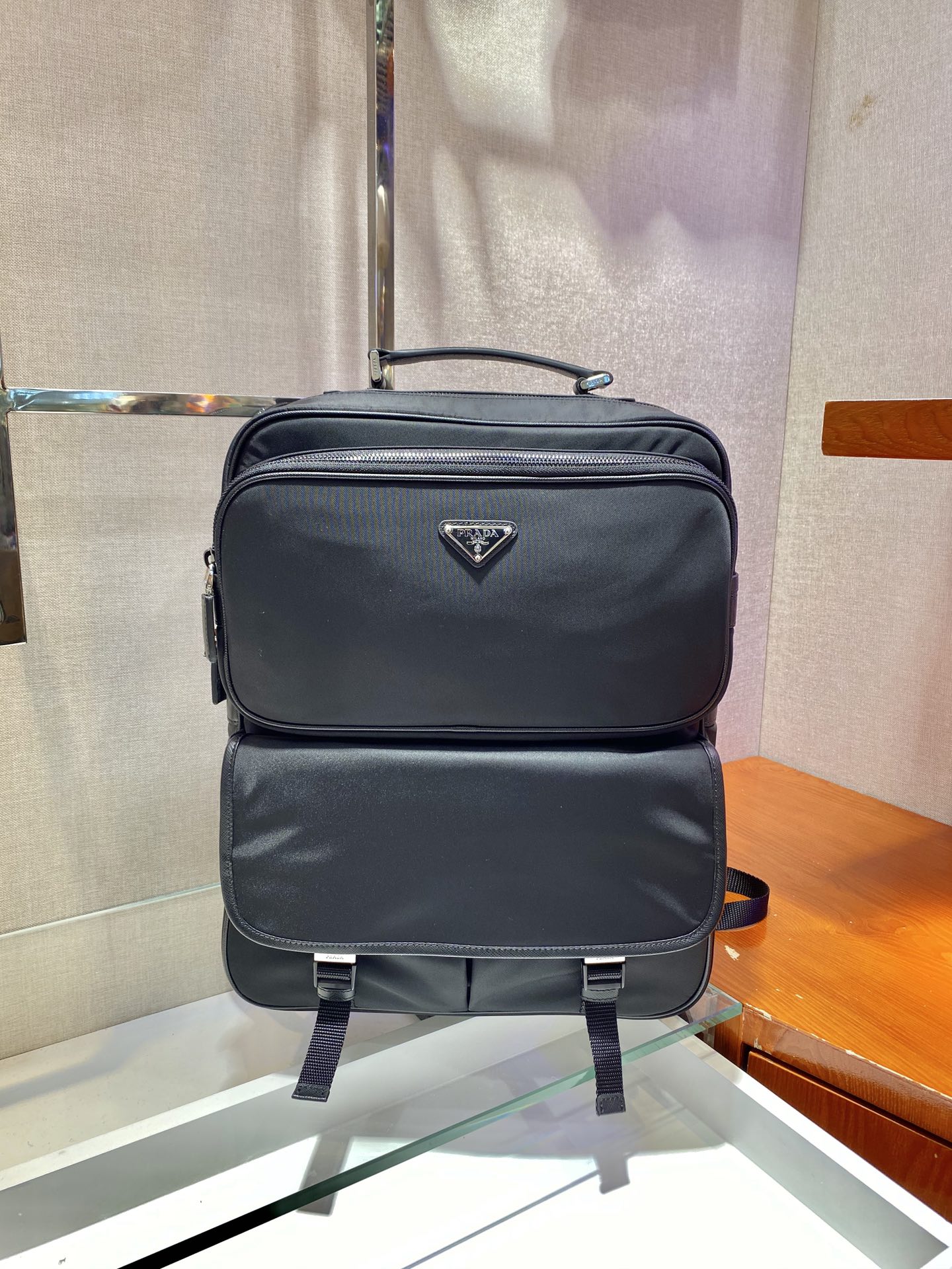 𝐏𝐑𝐀𝐃𝐀 New Shoulder Bag 2VZ049