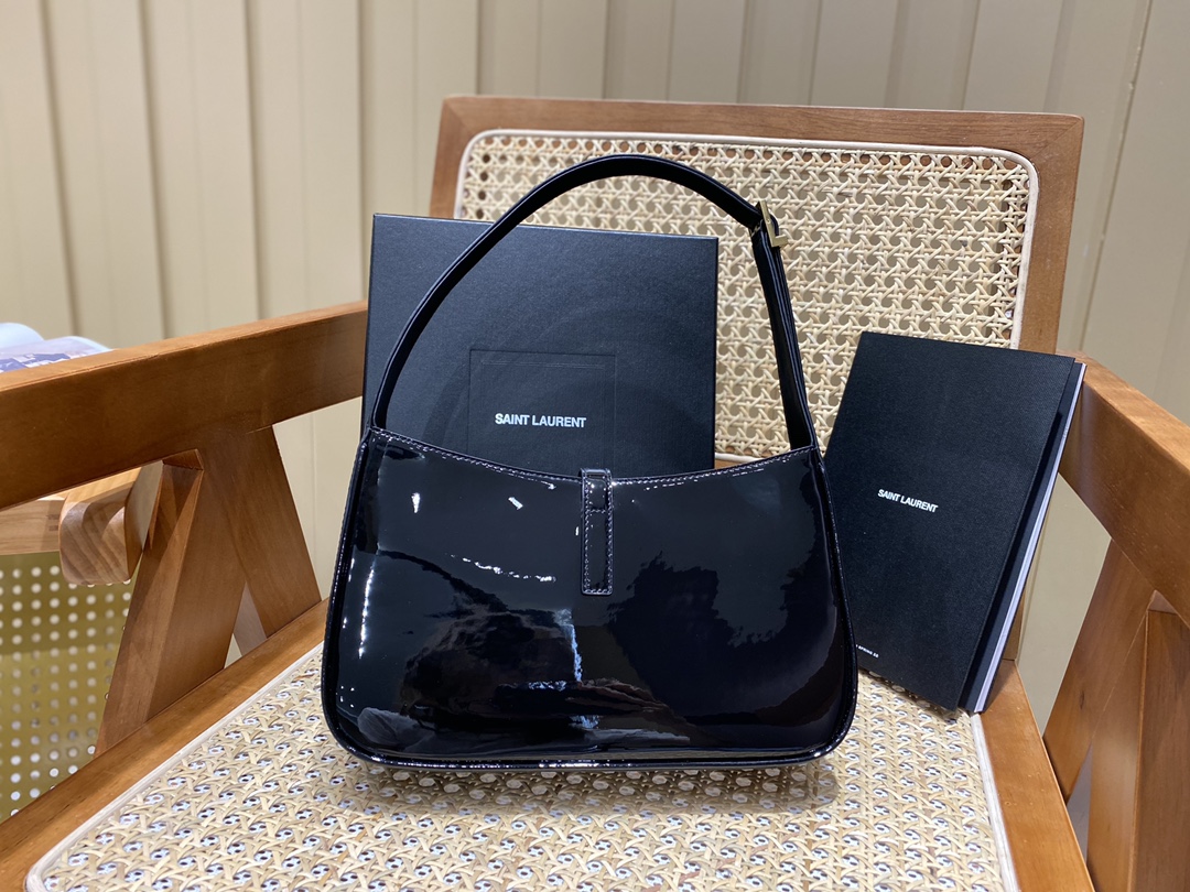 SAINT LAURENT model: 657228 original patent leather.JD