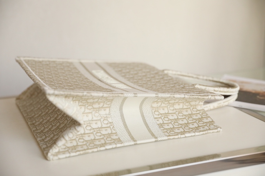 DIOR TOTE Gold DR-58