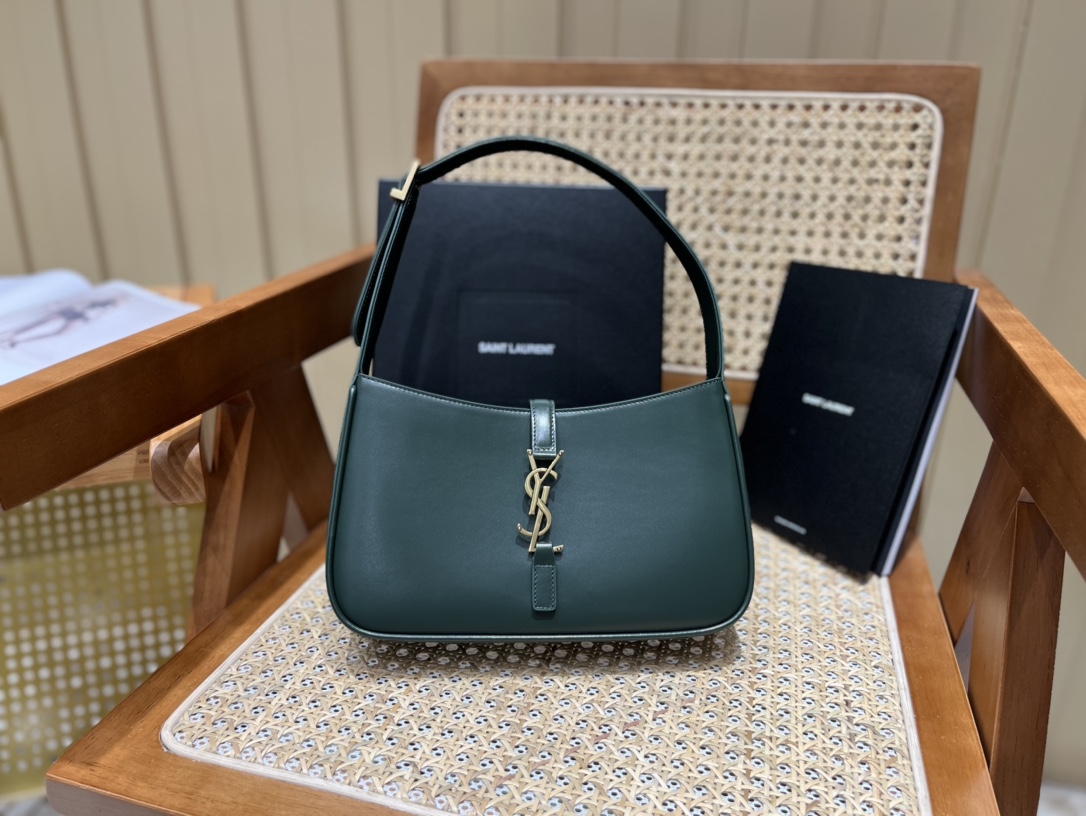 SAINT LAURENT Model: 657228 plain original leather.JD