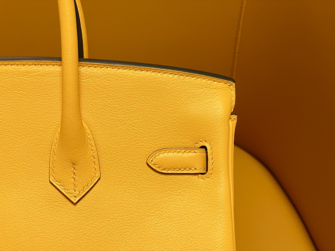 Bk25 Mustard Yellow Swift Silver Button