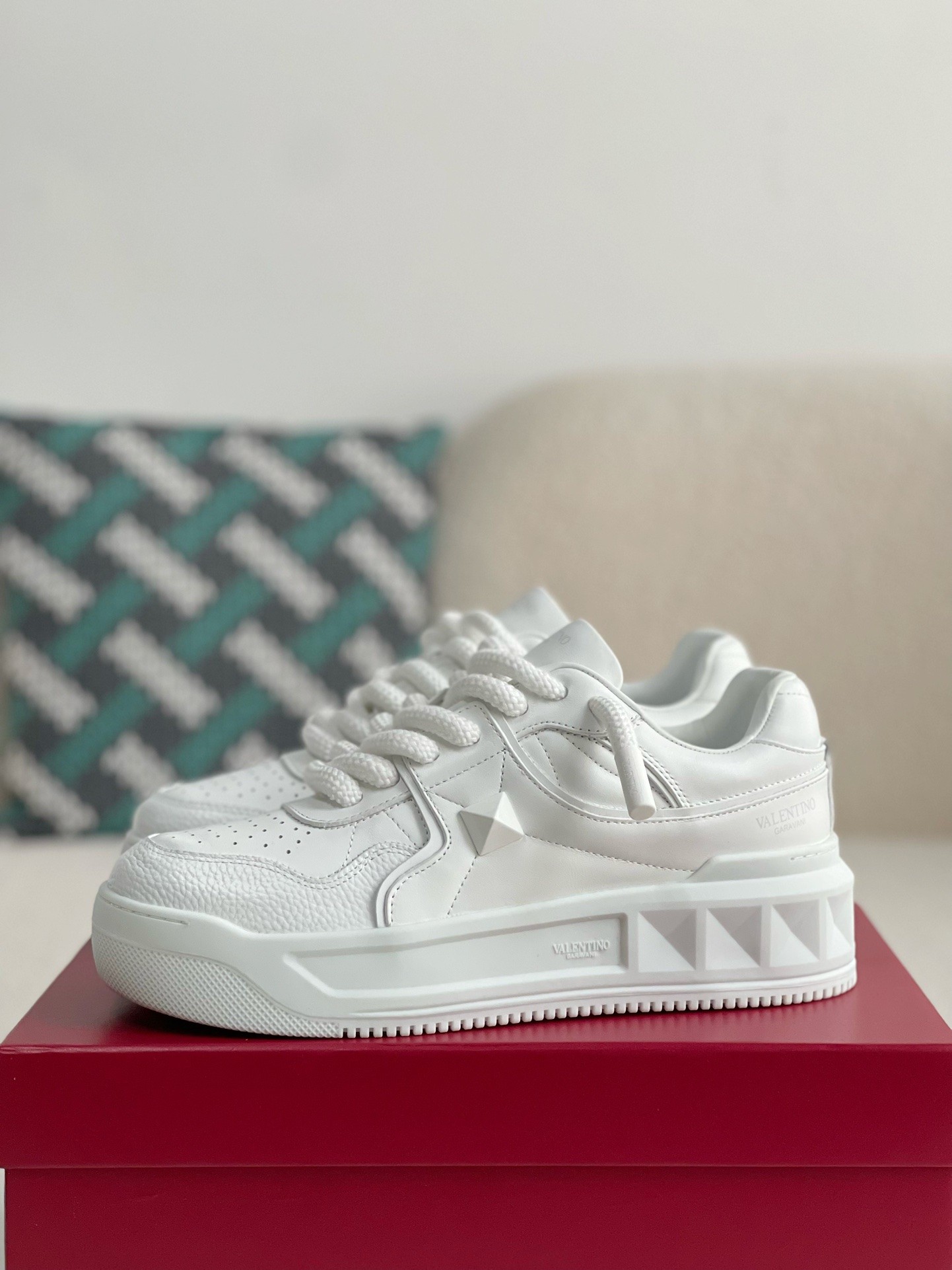 Valentino one stud sneakers