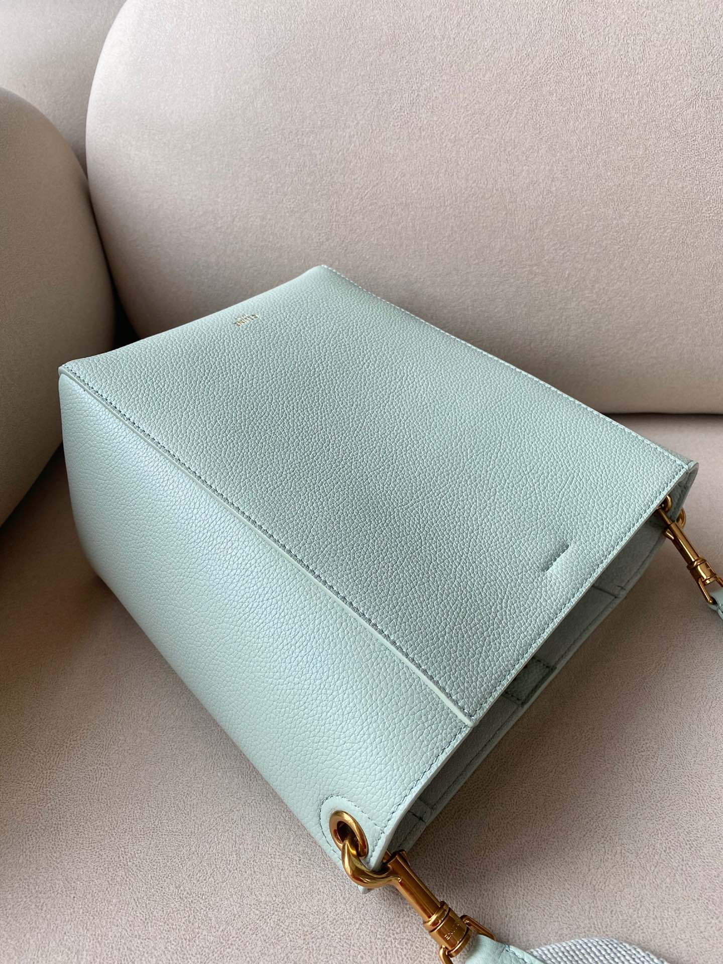 𝐂𝐞𝐥𝐢𝐧𝐞 SANGLE BUCKET Small wide striped fabric bucket bag