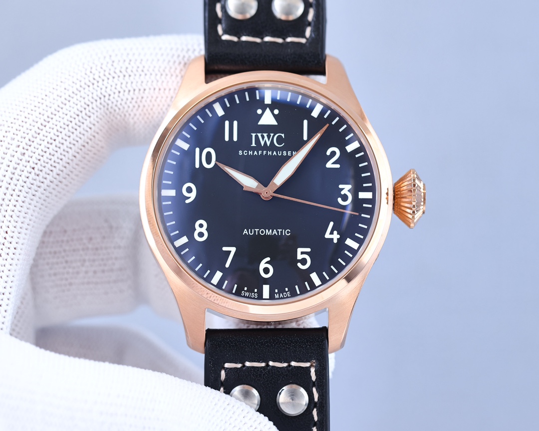IWC- Presented in a purer design Built-in automatic mechanical movement