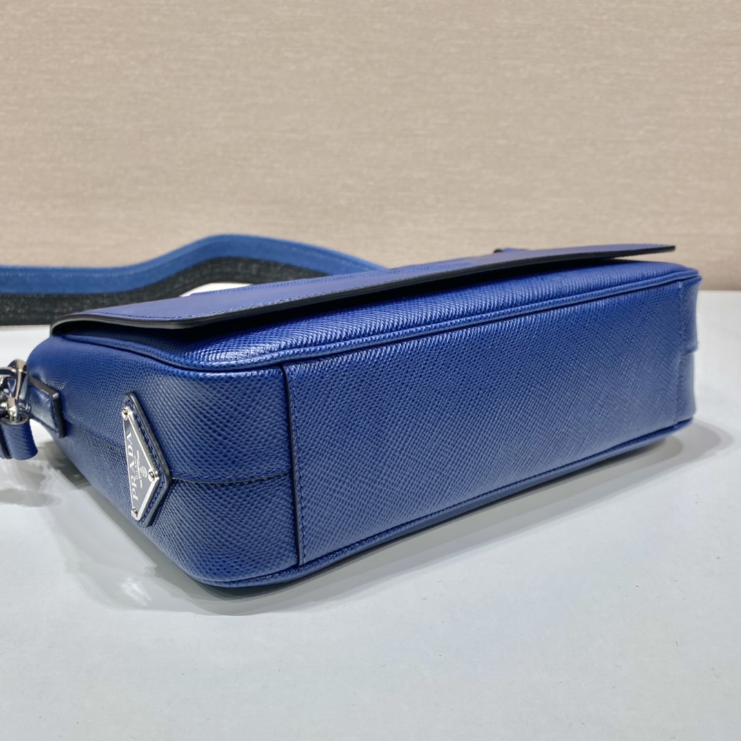 𝐏𝐑𝐀𝐃𝐀 Crossbody bag 2VD046