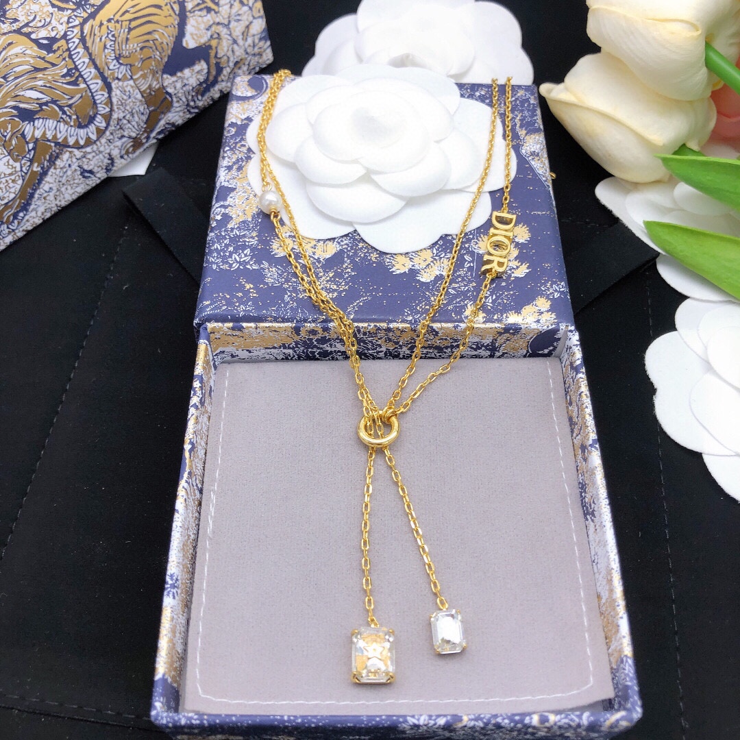 Dior necklace