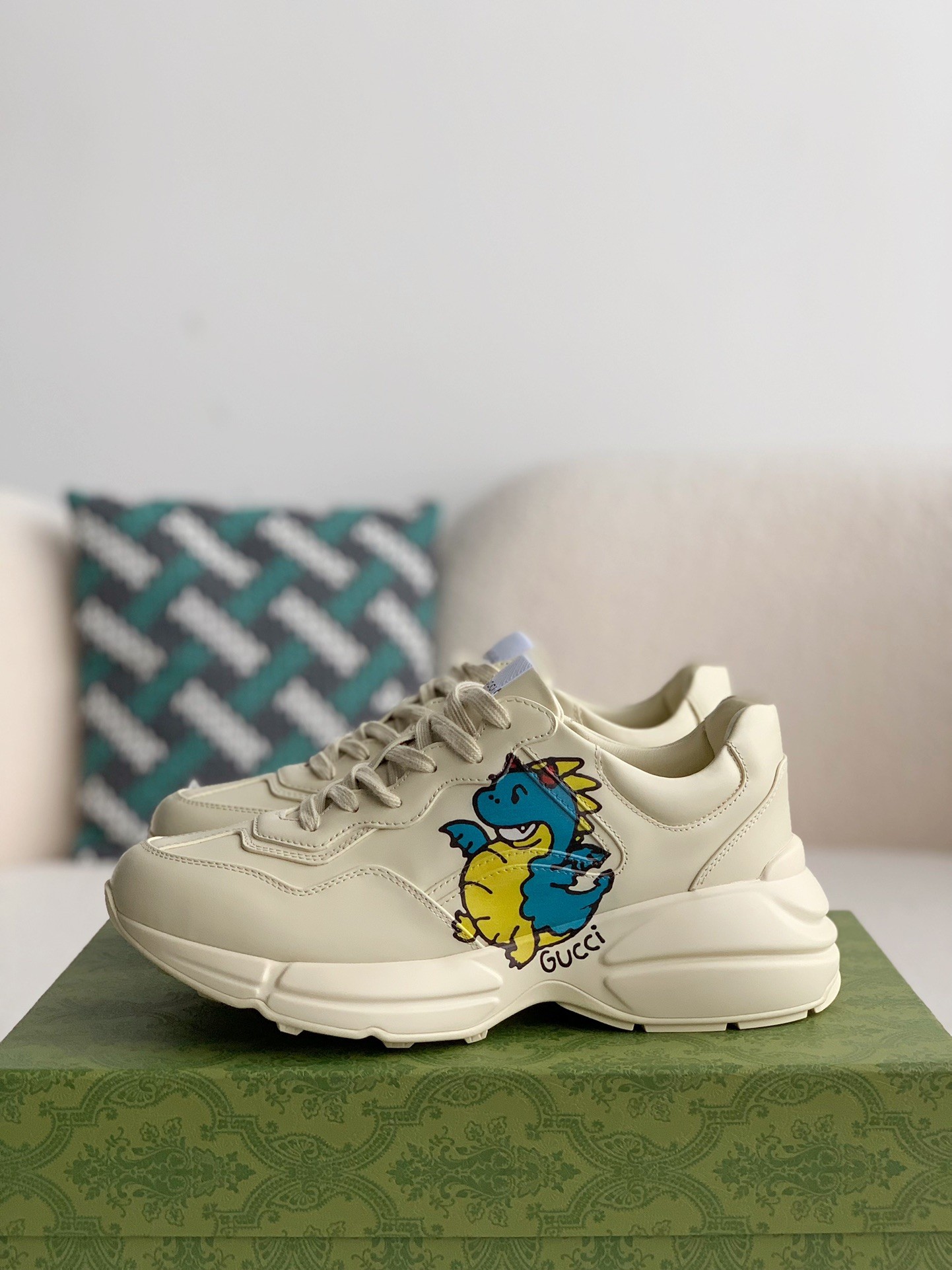 Gucci Retro Clunky Sneaker