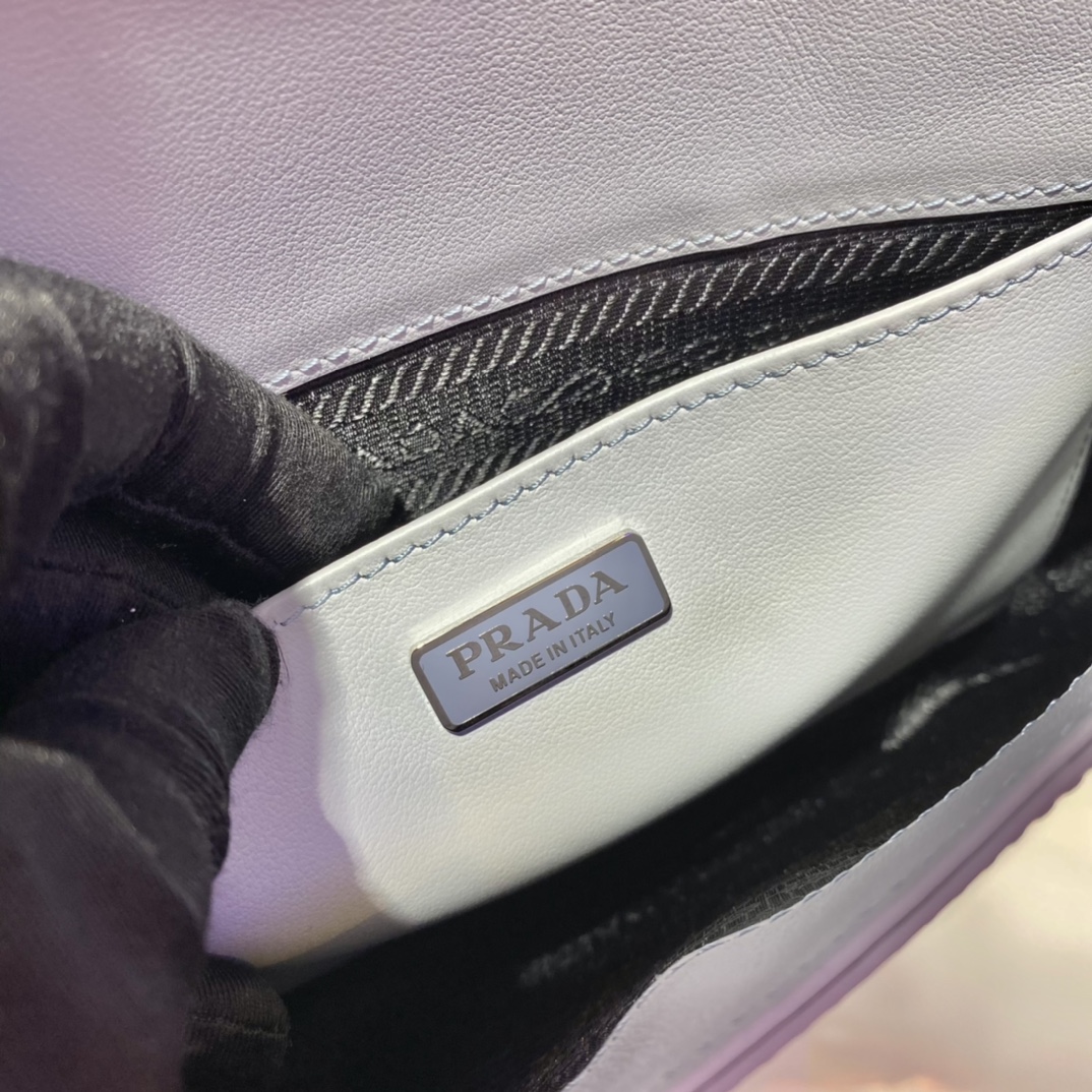 𝐏𝐑𝐀𝐃𝐀 New long underarm bag