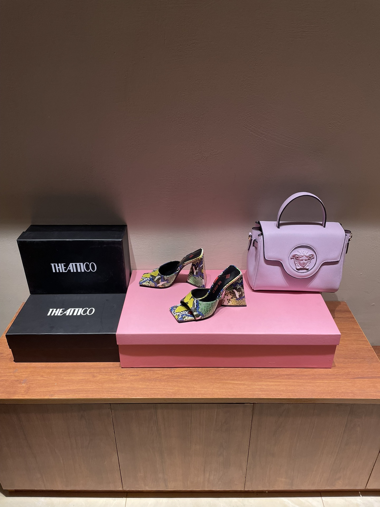 TheAttico | 𝟐𝟎𝟐𝟐𝟐/𝐒𝐒 𝐧𝐞𝐰 Spring/Summer 2021 collection The Attico personality triangle heel high heel sandals