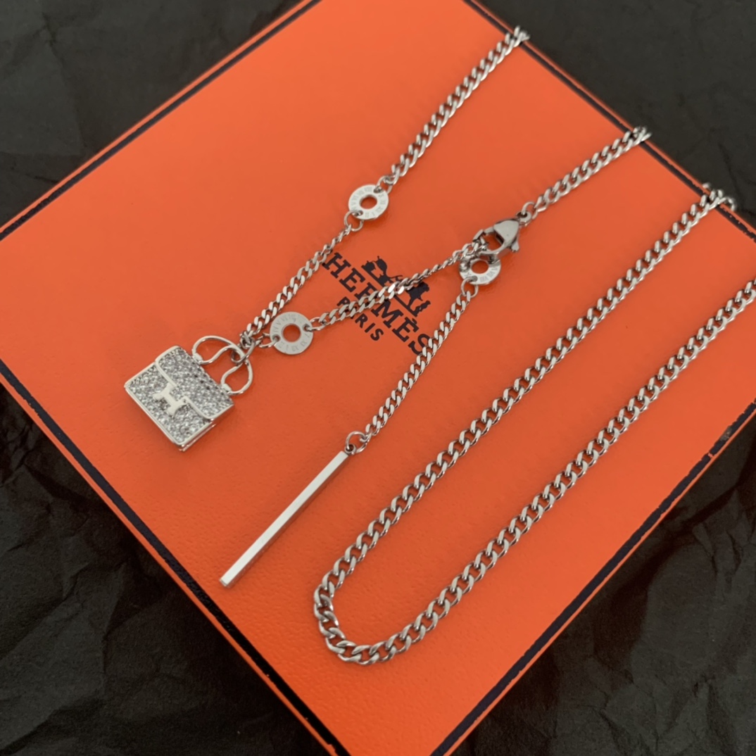 Hermes necklace
