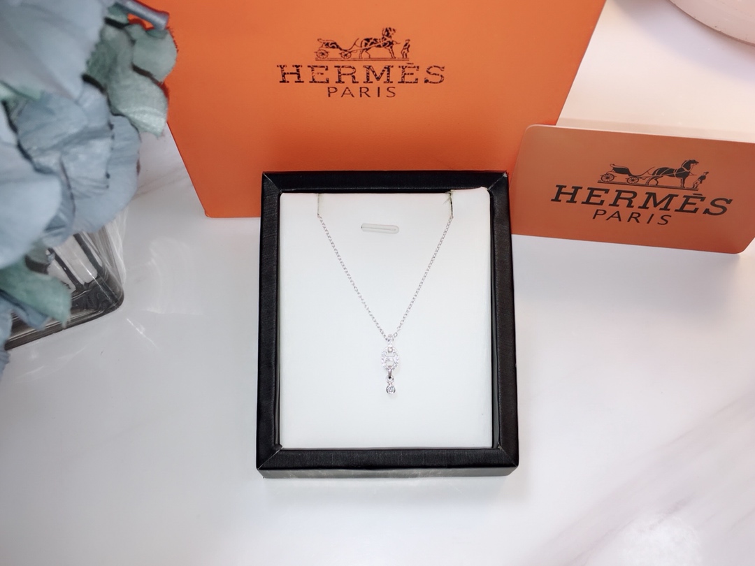 Hermes necklace