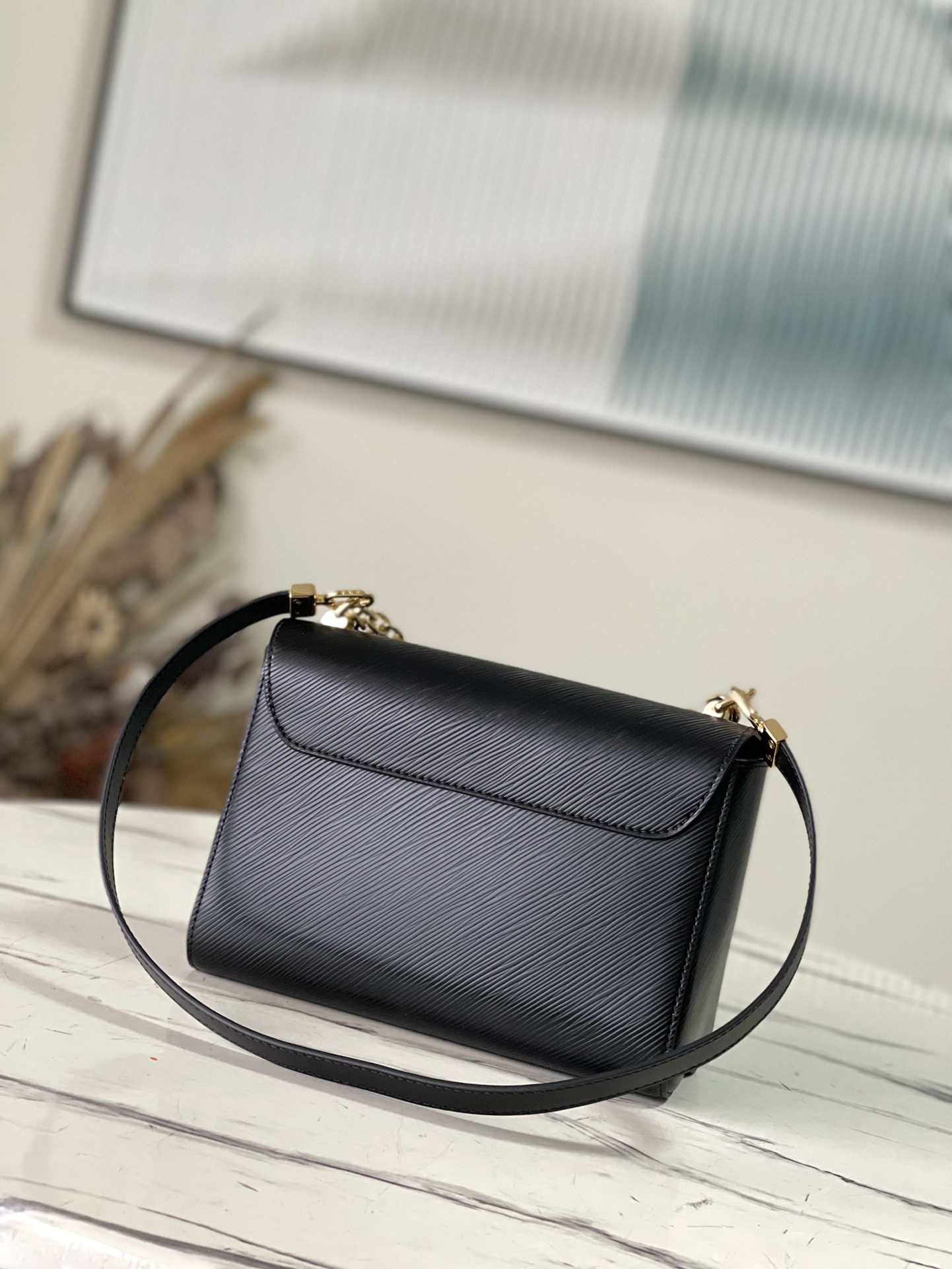 𝐋𝐎𝐔𝐈𝐒 𝐕𝐔𝐈𝐓𝐓𝐎𝐍    M21606