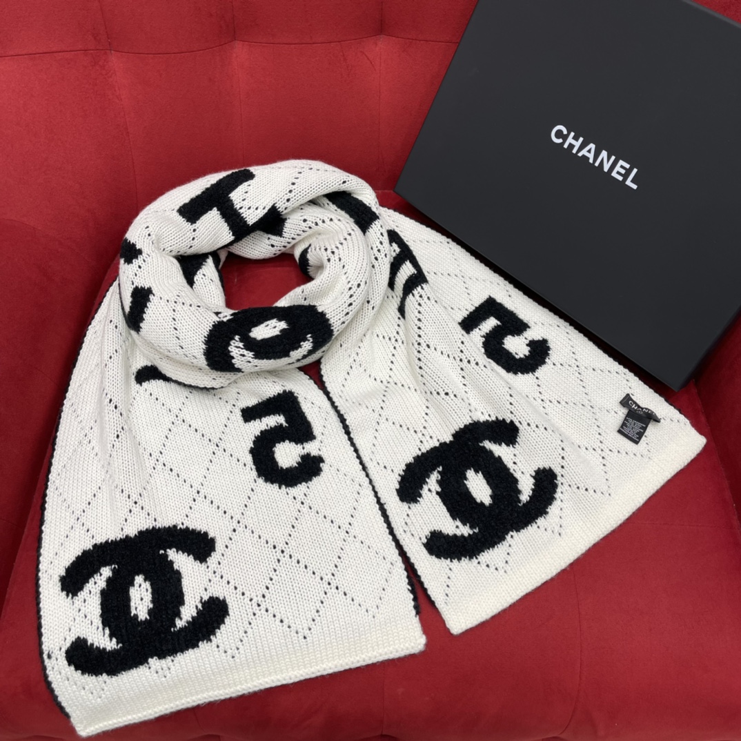𝐂𝐡𝐚𝐧𝐞𝐥 Character No. 5 scarf 🧣 Double-sided two-color jacquard scarf 49% cashmere ➕ 40% wool ➕ 11% silk fabric