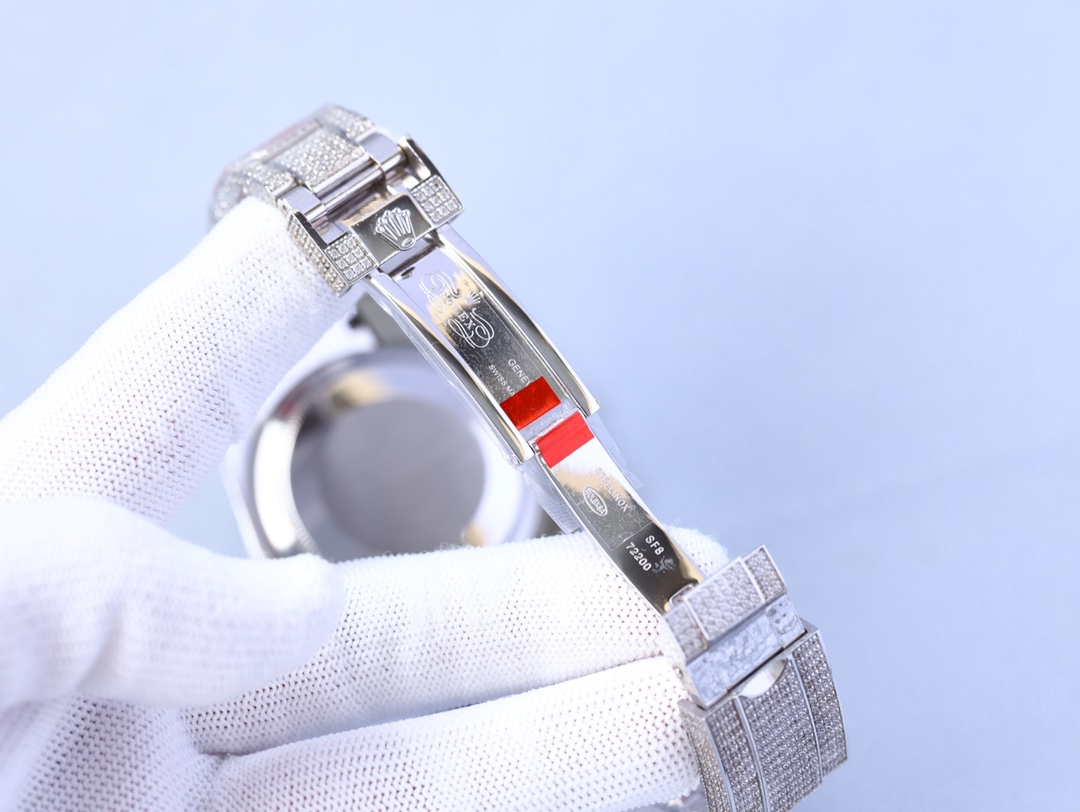 Rolex Cosmic Chronograph Daytona Gypsophila 40 Series