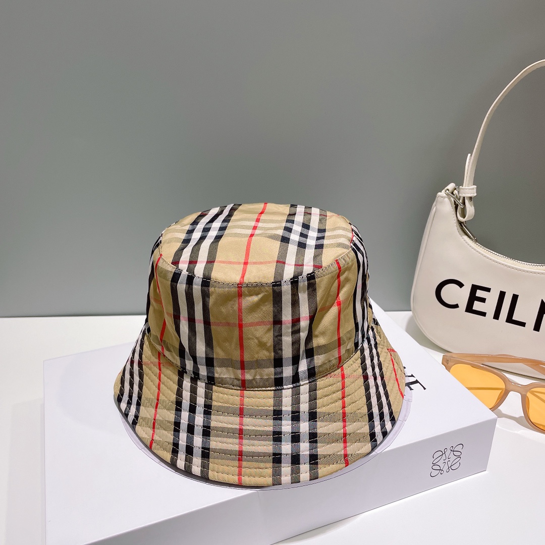 (Burberry) bucket hat