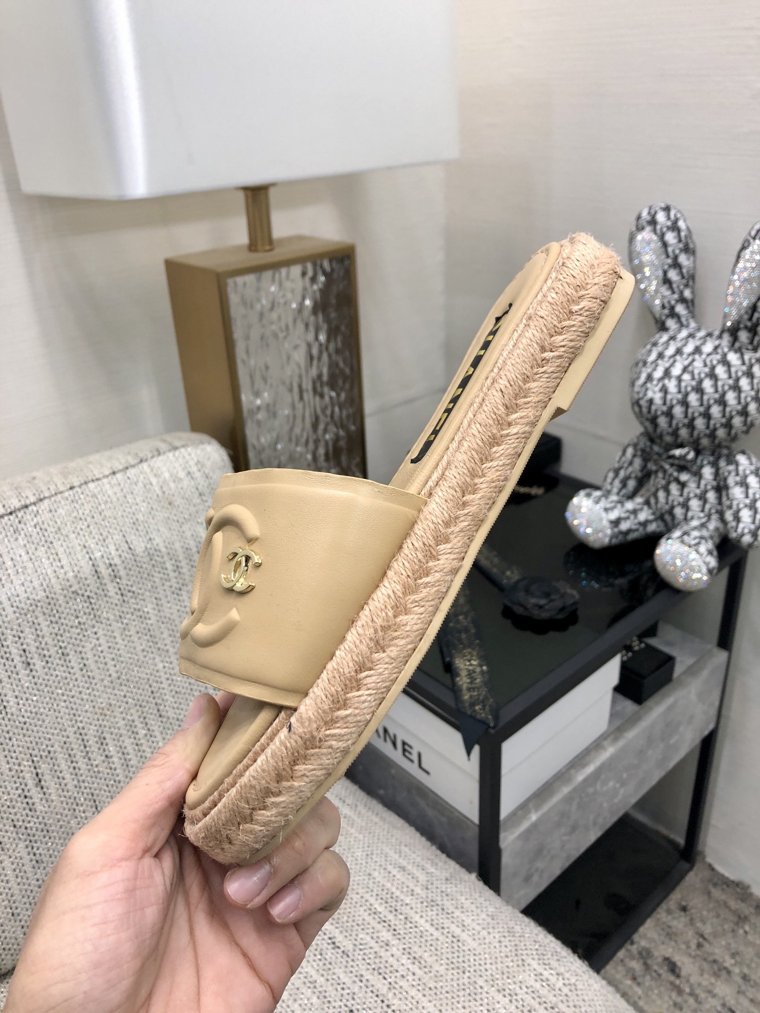 CHANEL 2023 spring and summer latest electric embroidery honey slippers Imported leather outsole