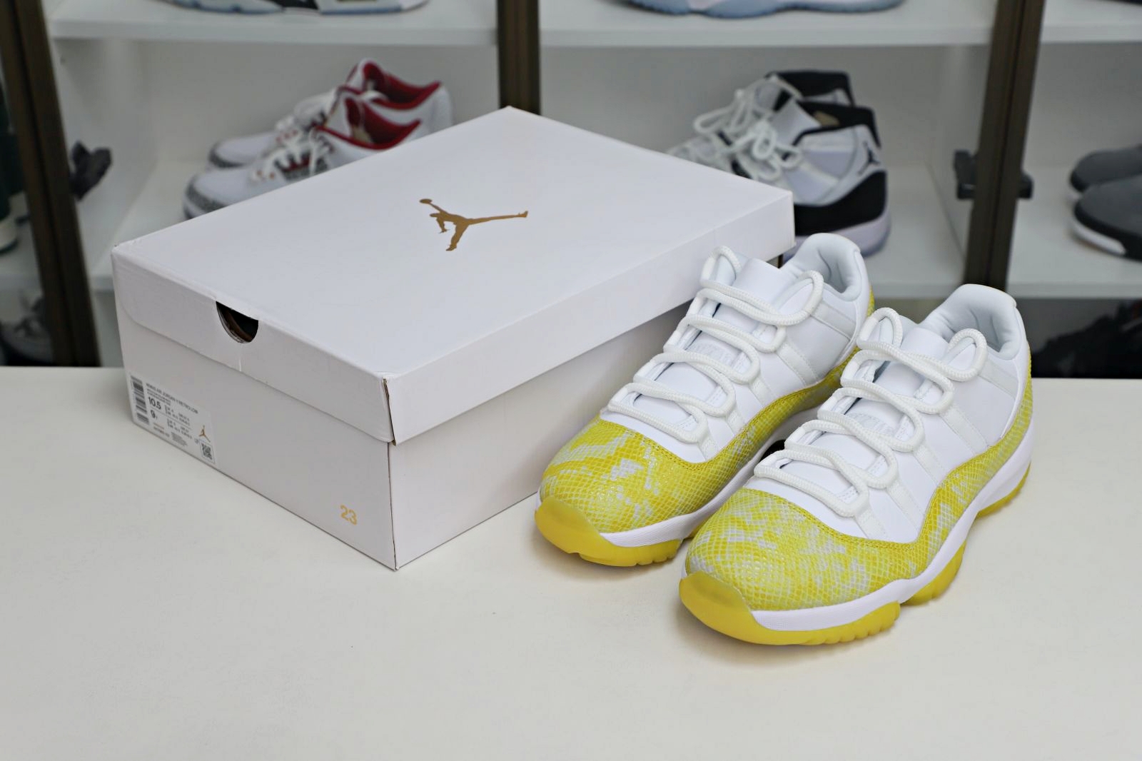 Air Jordan 11 Retro Low YellowSnakeskin