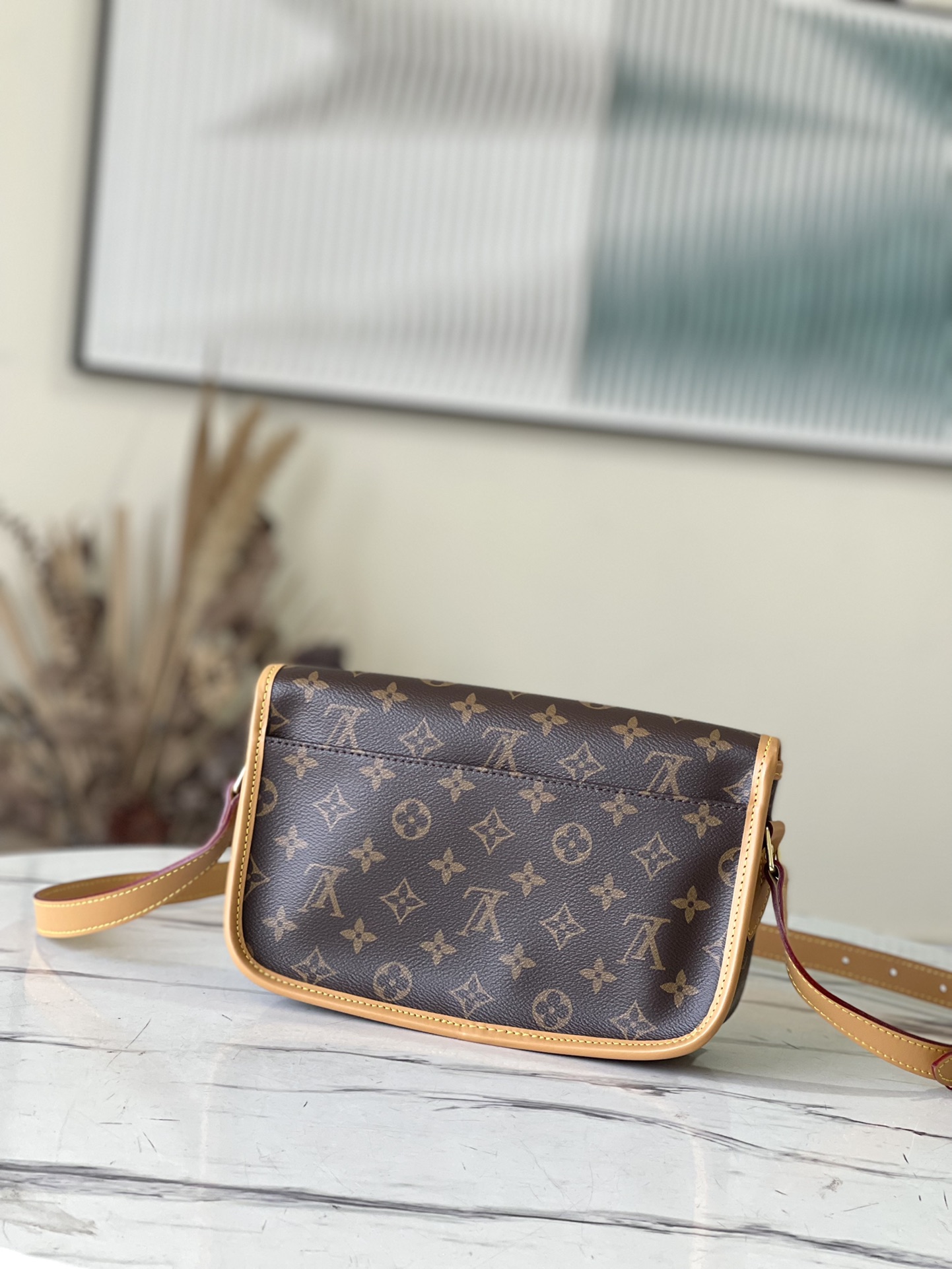 𝐋𝐎𝐔𝐈𝐒 𝐕𝐔𝐈𝐓𝐓𝐎𝐍    M42248