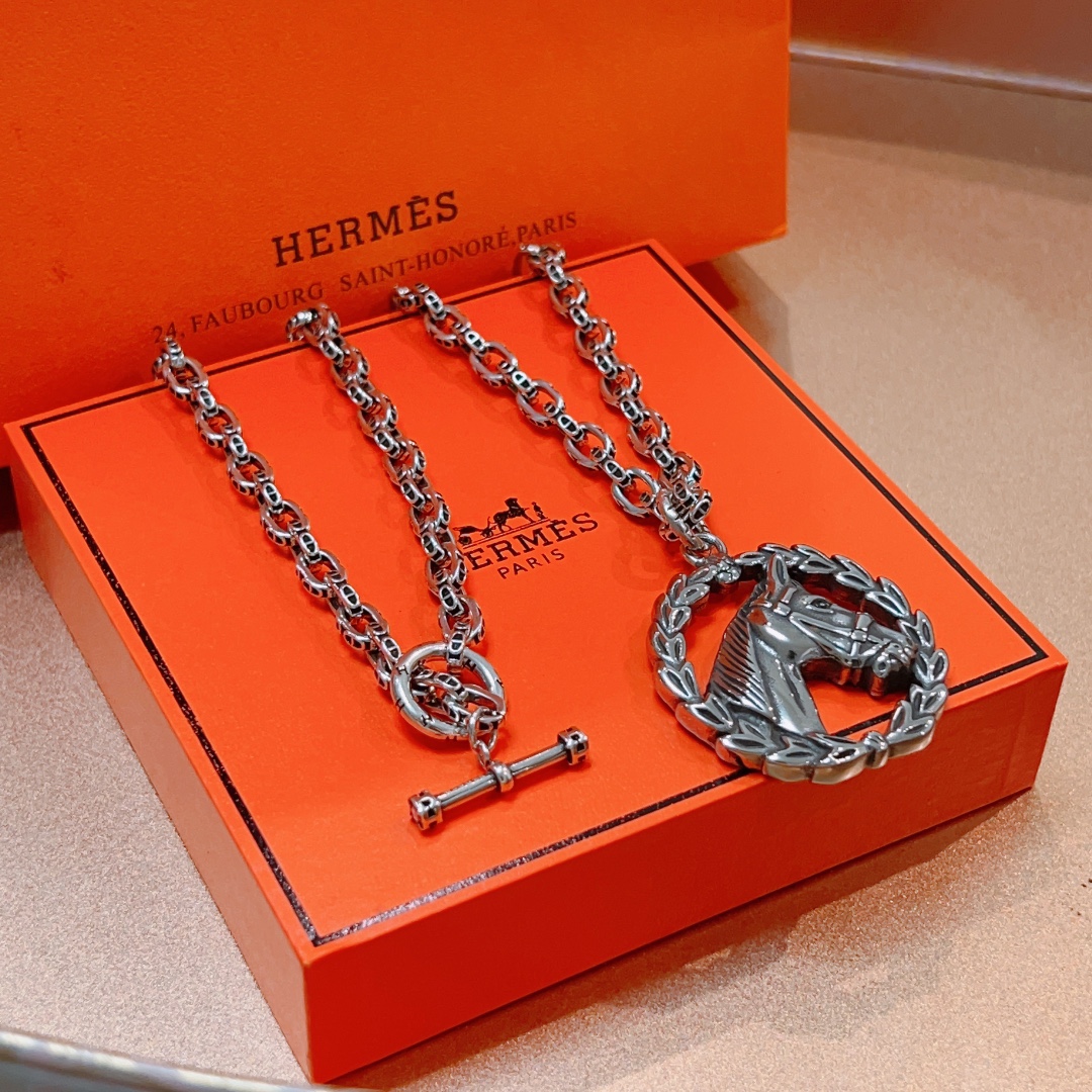 Hermes necklace