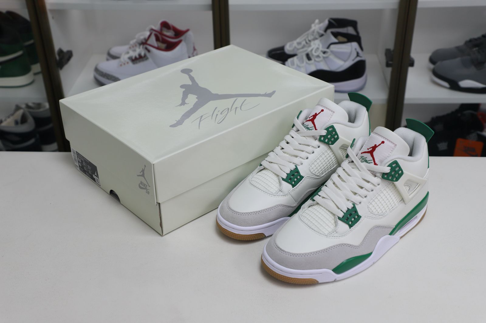 NIKE SB X AIR JORDAN 4 RETRO PINE GREEN