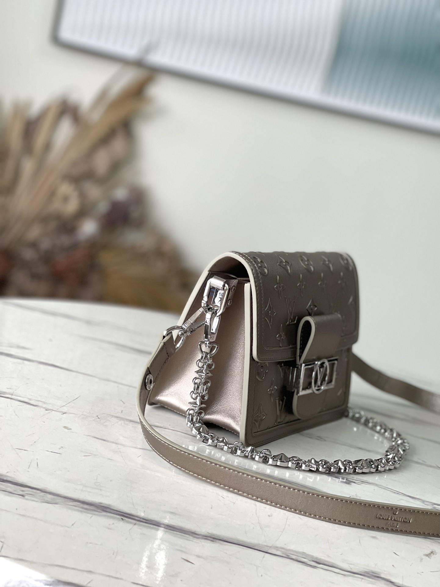 𝐋𝐎𝐔𝐈𝐒 𝐕𝐔𝐈𝐓𝐓𝐎𝐍    M21740