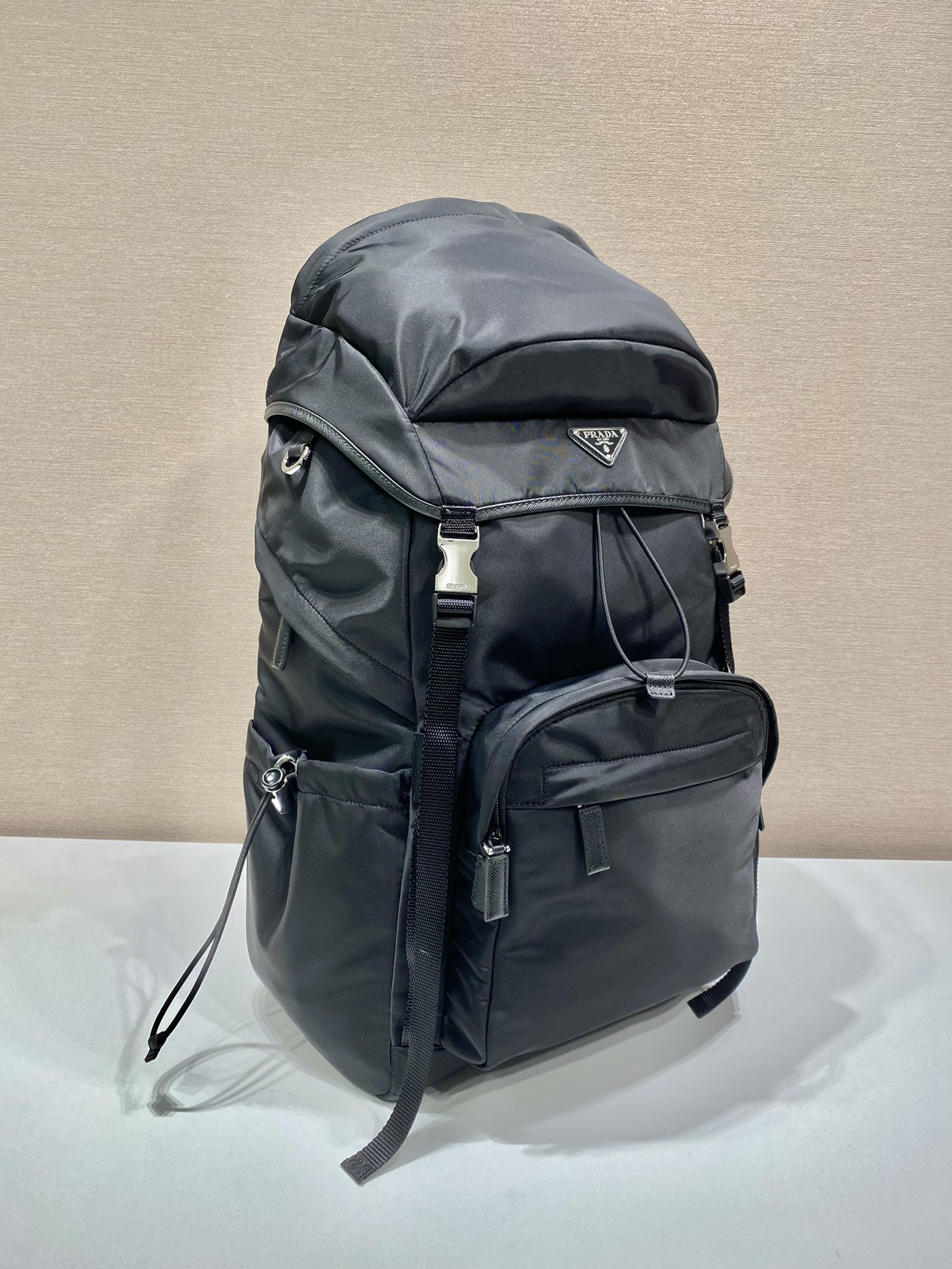 𝐏𝐑𝐀𝐃𝐀 New hiking bag 2VZ090
