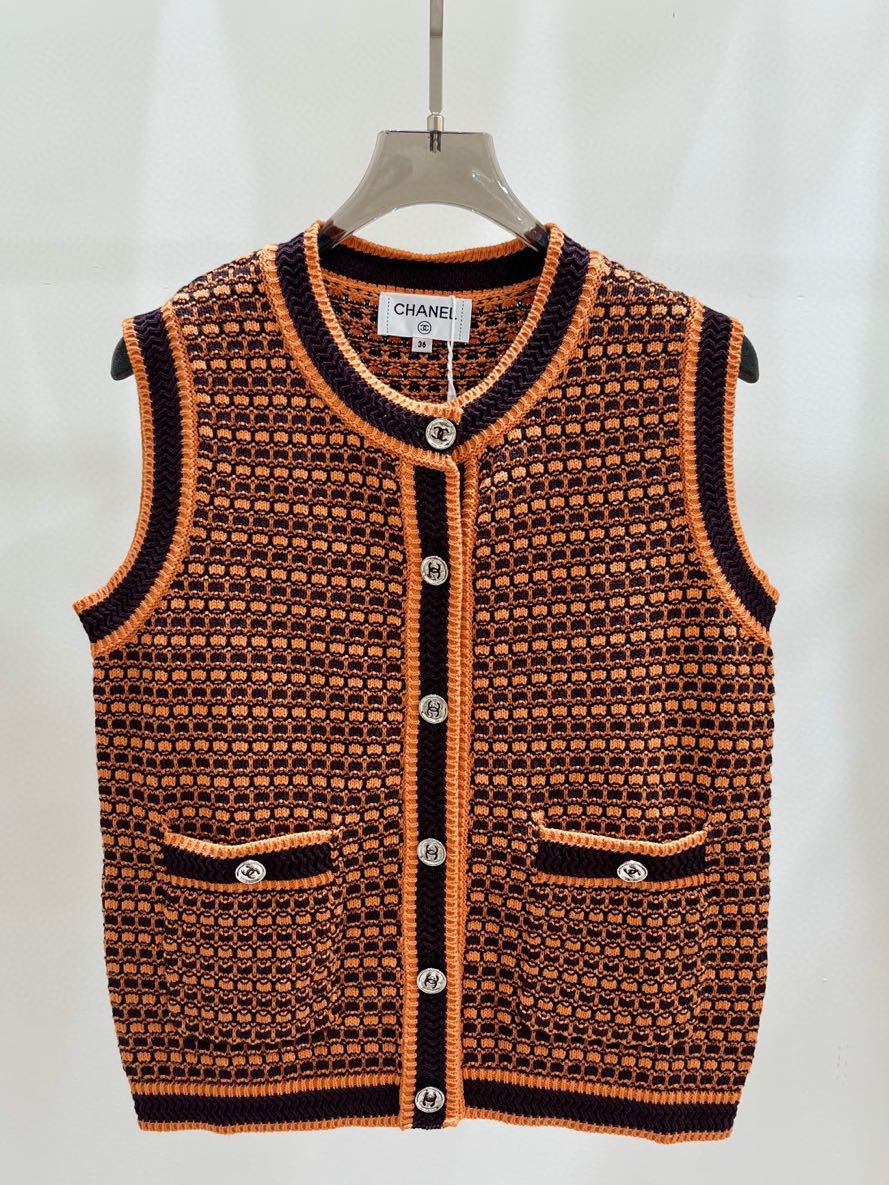 New  Chanel New Chanel * 23a Gaoding Handicraft Workshop Series Chicken Heart Neck Knitted Vest