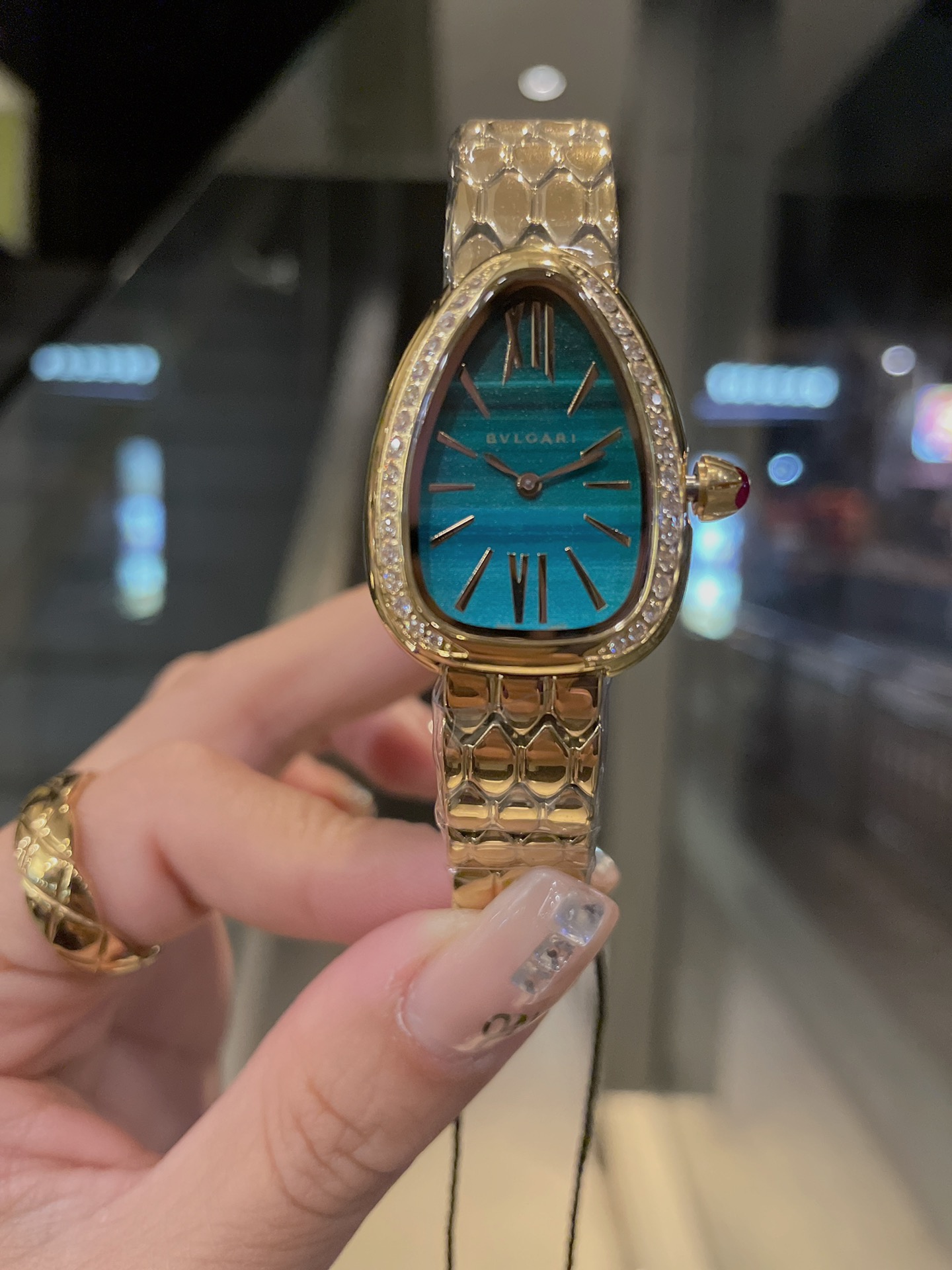 🔥🔥🔥 Bulgari BVlgari Full Diamond New and Upgraded Wristwatch