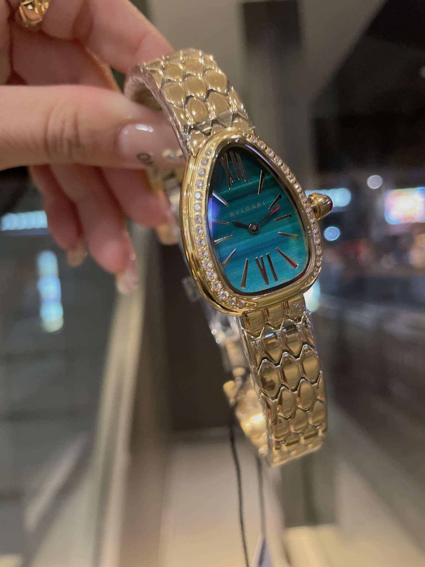 🔥🔥🔥 Bulgari BVlgari Full Diamond New and Upgraded Wristwatch