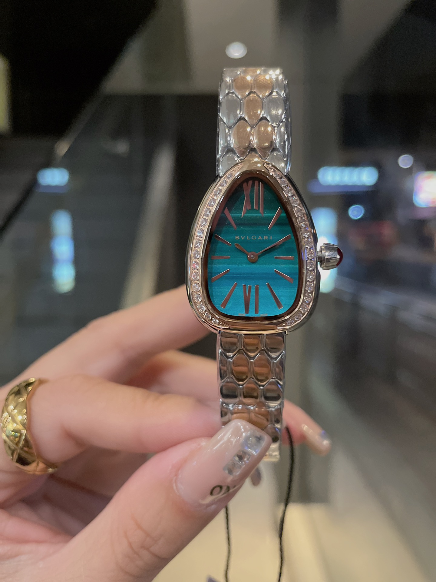 🔥🔥🔥 Bulgari BVlgari Full Diamond New and Upgraded Wristwatch