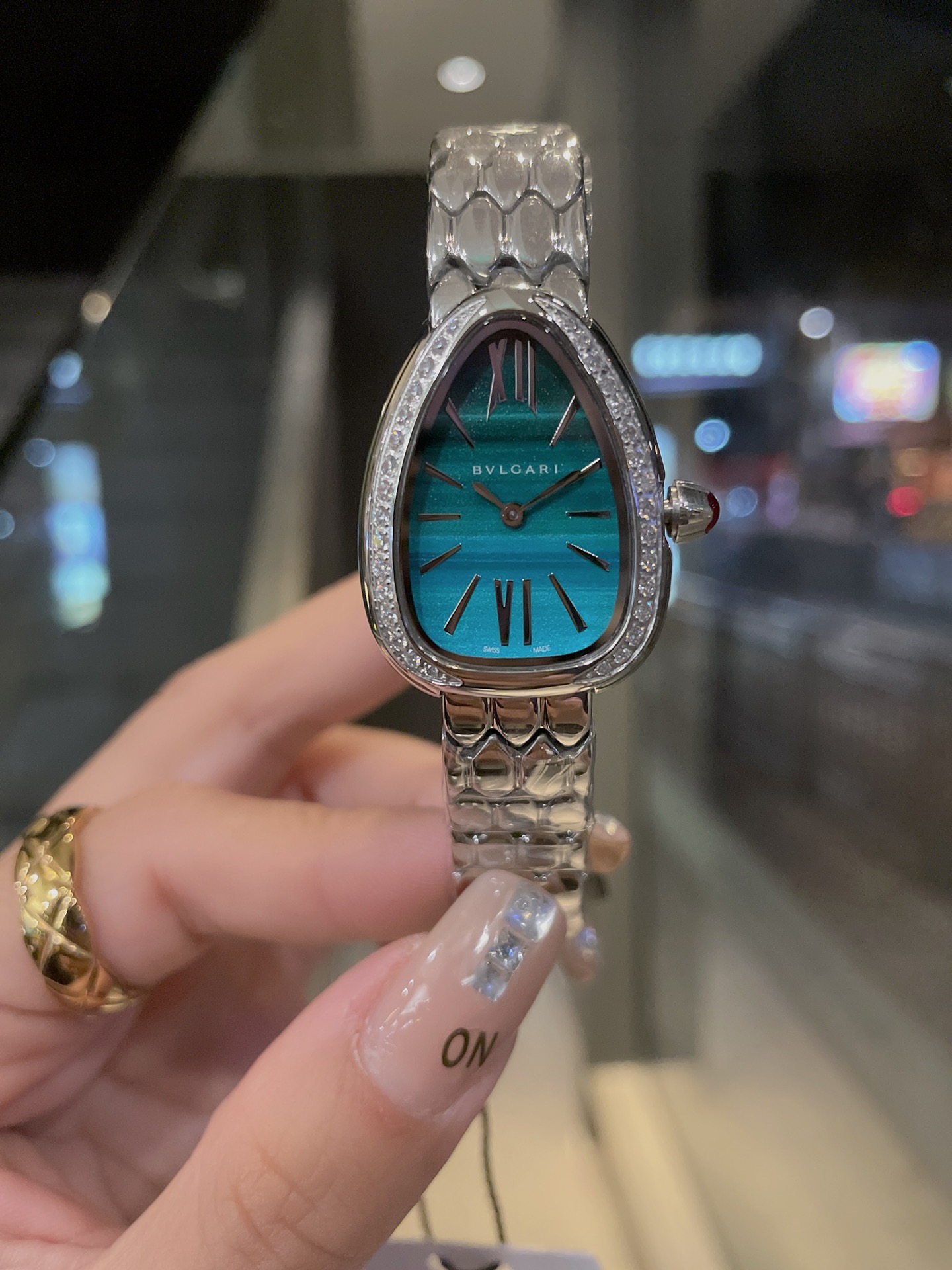 🔥🔥🔥 Bulgari BVlgari Full Diamond New and Upgraded Wristwatch