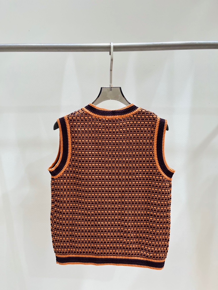New  Chanel New Chanel * 23a Gaoding Handicraft Workshop Series Chicken Heart Neck Knitted Vest