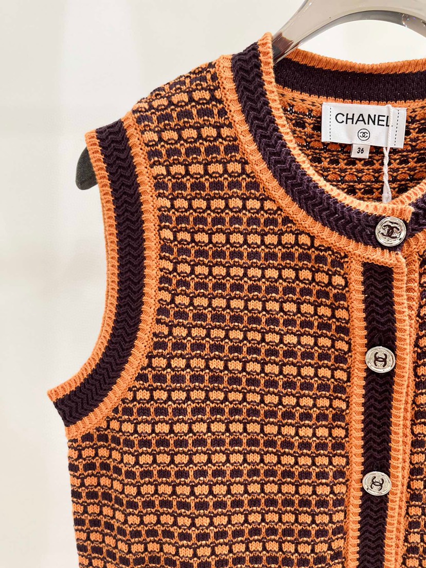 New  Chanel New Chanel * 23a Gaoding Handicraft Workshop Series Chicken Heart Neck Knitted Vest