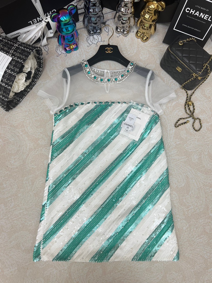 New Chanel  ❤️23c New Xiaoxiang High Order Heavy Industry Colorful Beaded Dress