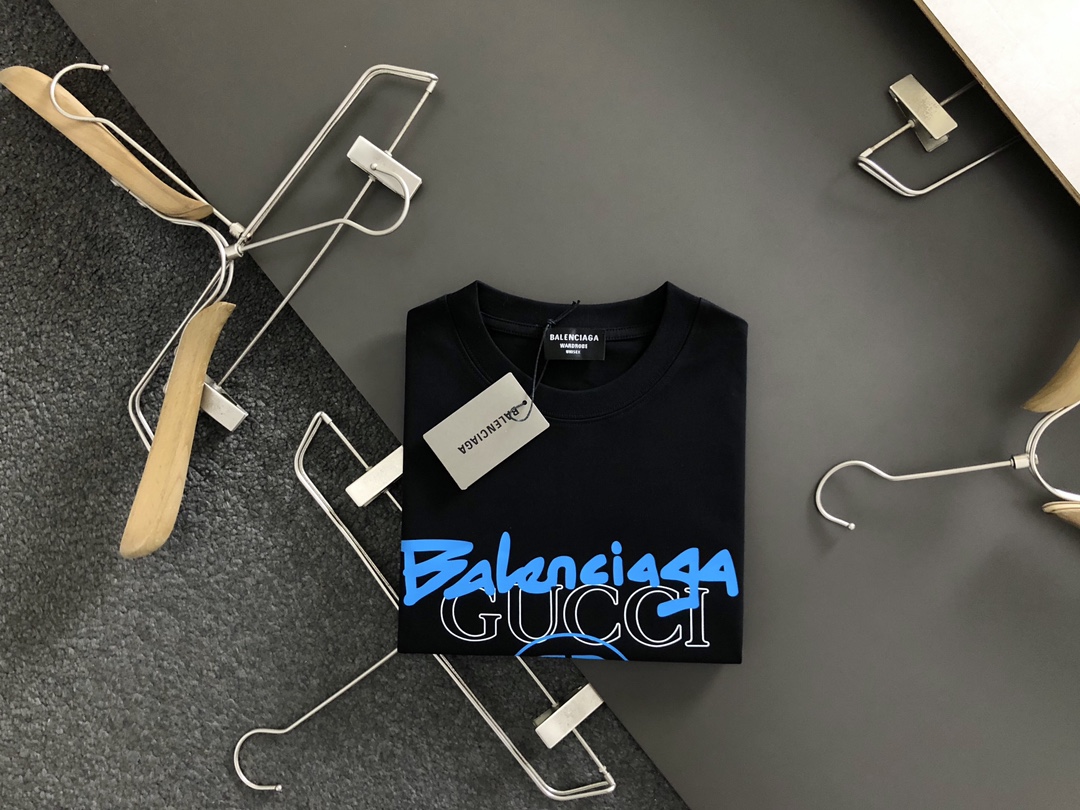 New   Balenciaga Top grade black and white dual color co branded lettered collar classic short sleeves