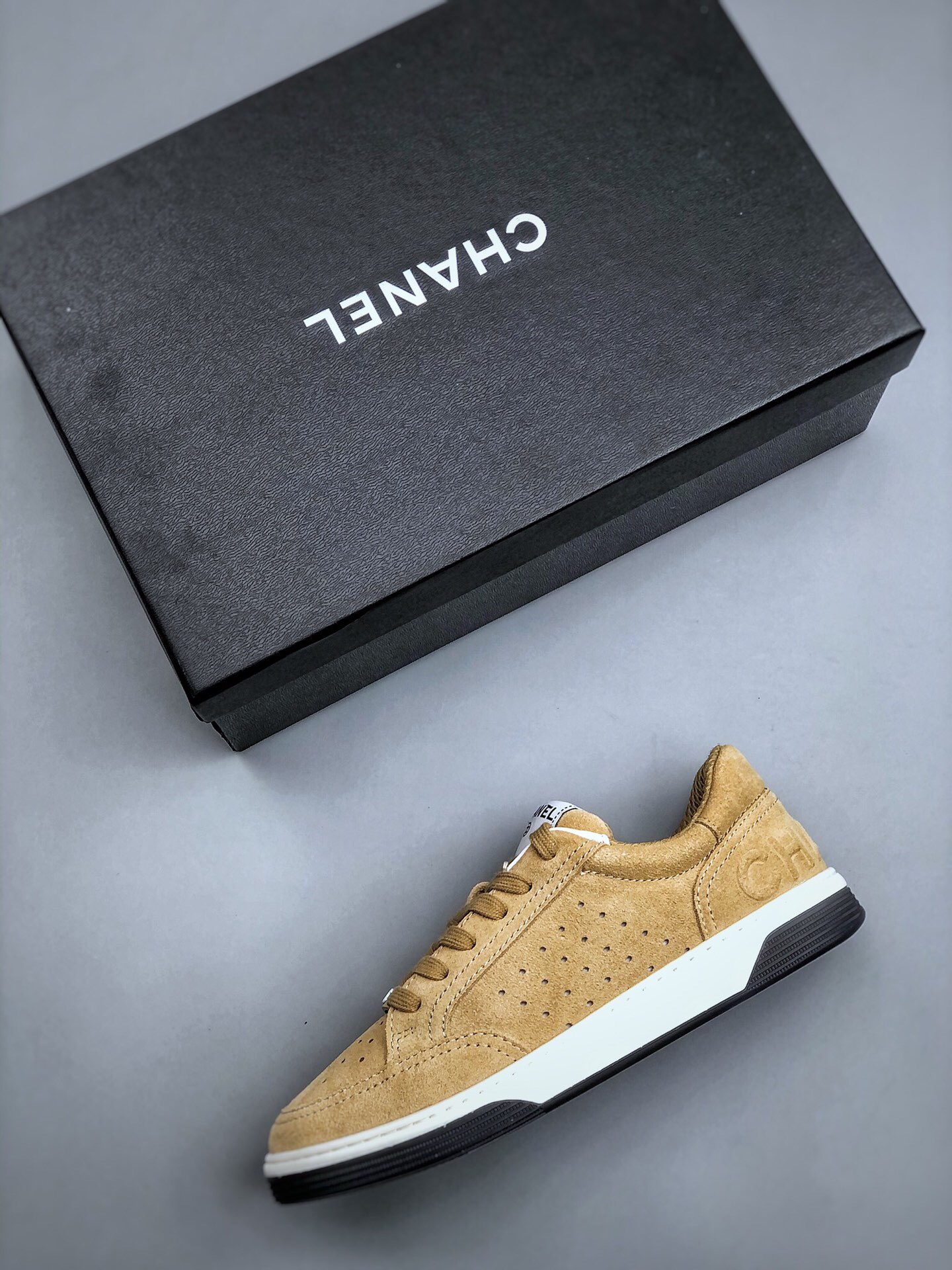 New  Chanel Goddess style spring style versatile casual leather color matching small white board shoes