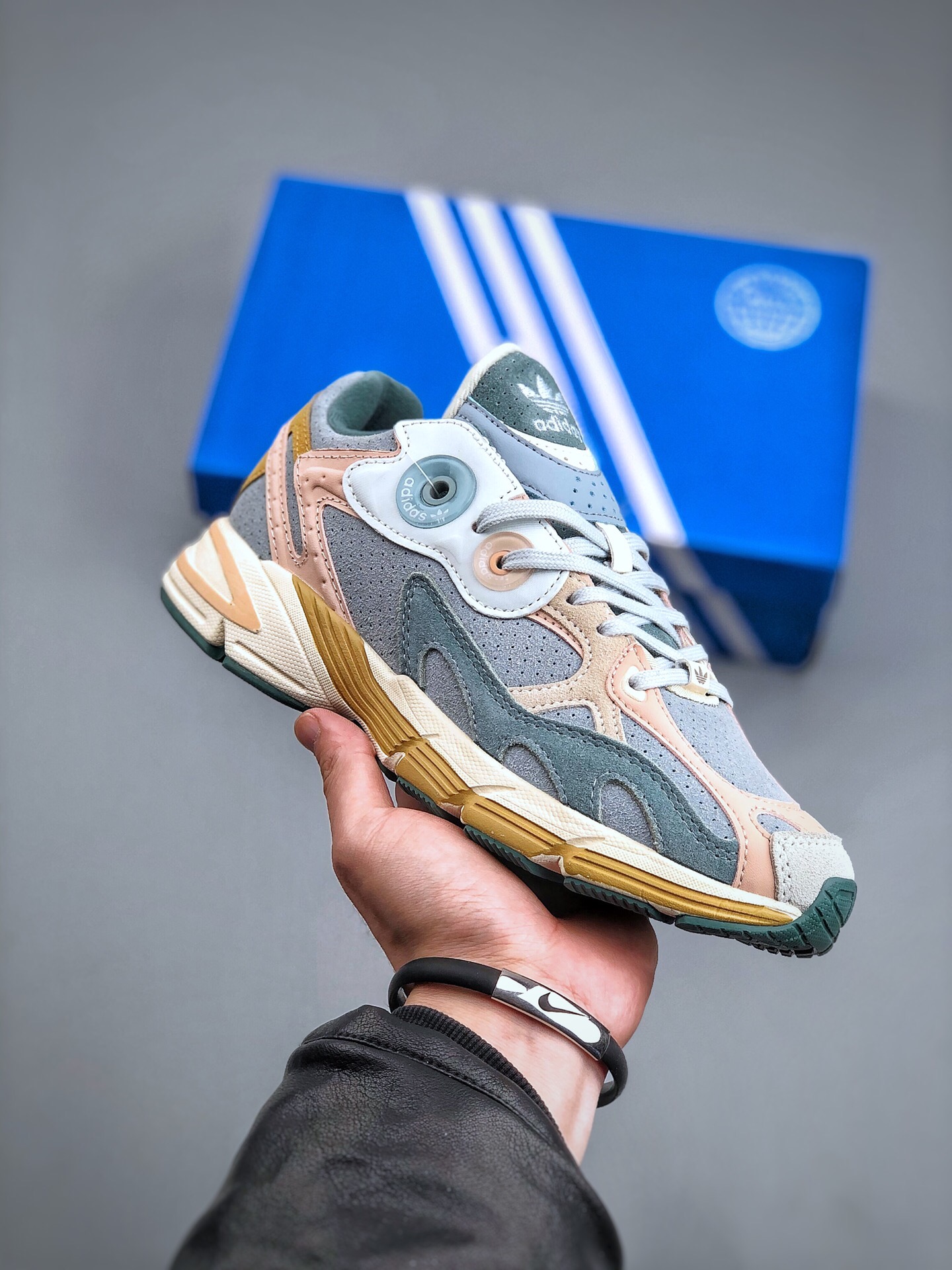 New  Adidas Astir Series Vintage Breathable Cushioning Casual Running Shoes