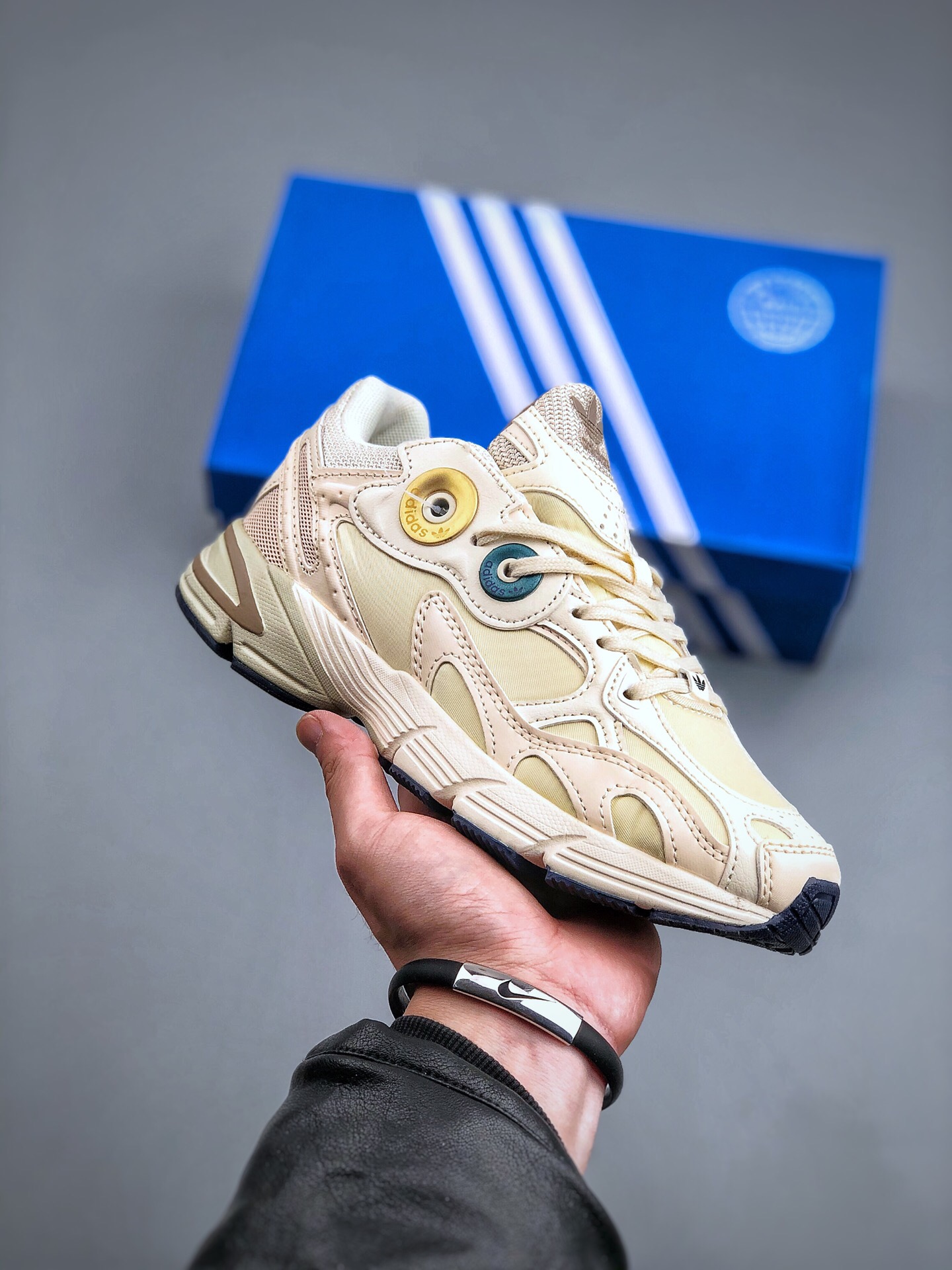 Astir Series Vintage Breathable Cushioning Casual Running Shoes